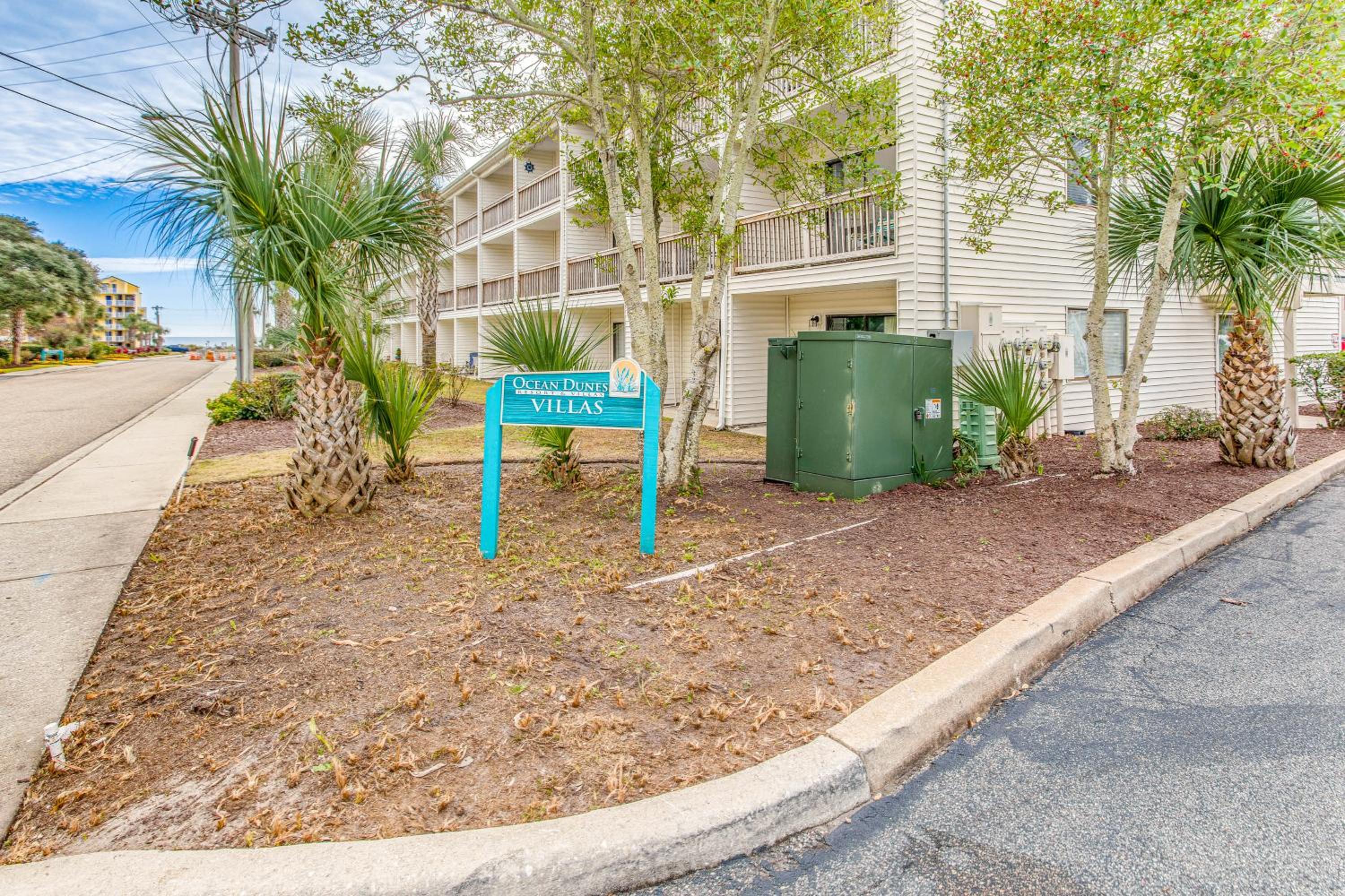 Golf, Explore and Walk to Shore! Myrtle Beach Unit