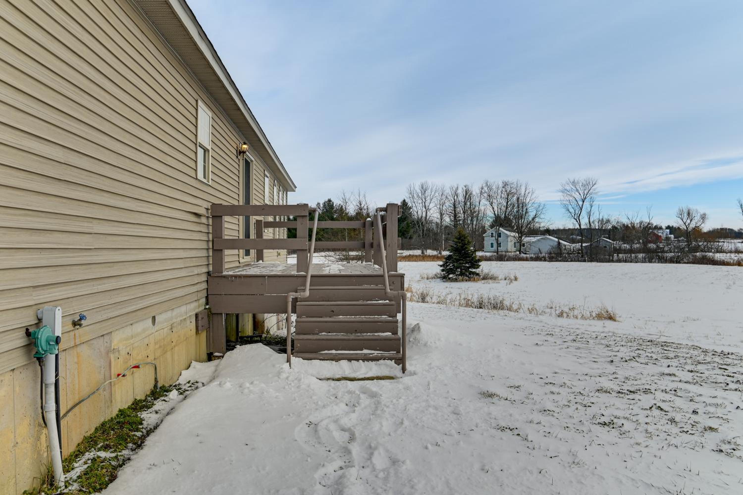 Backcountry Living Home Near Hiking in Sprakers!