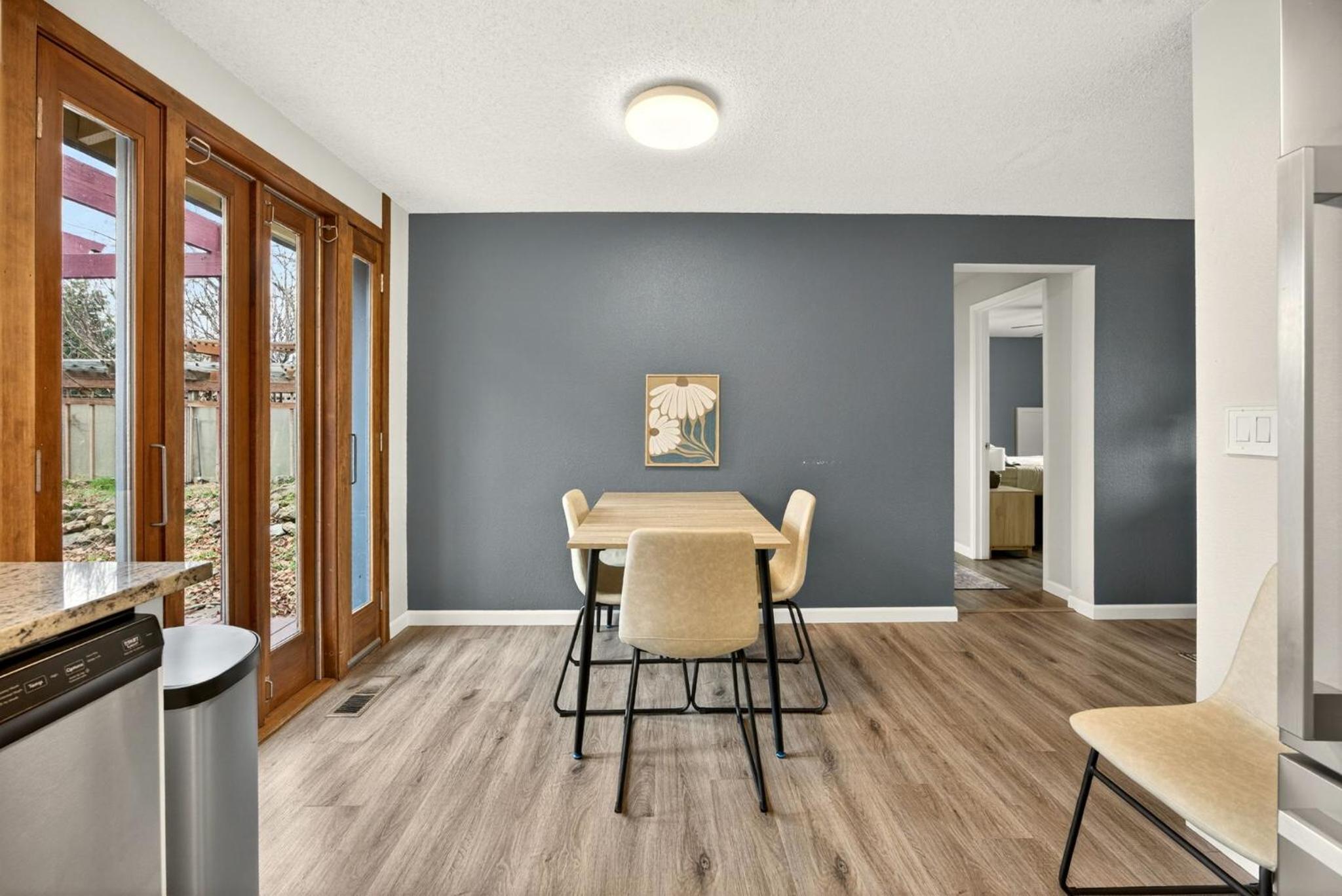 Clearview Comfort- 3BR near Airport!