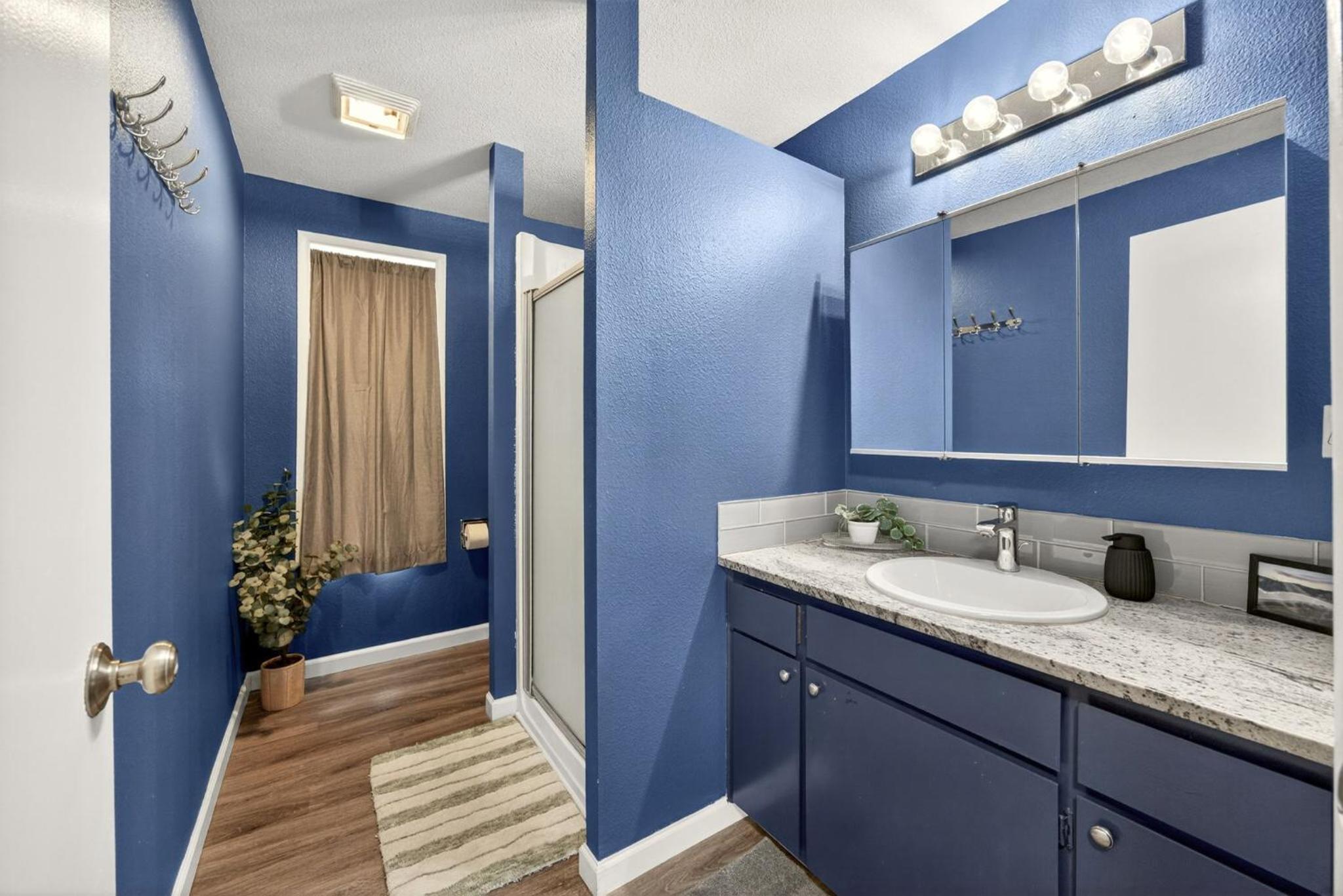 Clearview Comfort- 3BR near Airport!