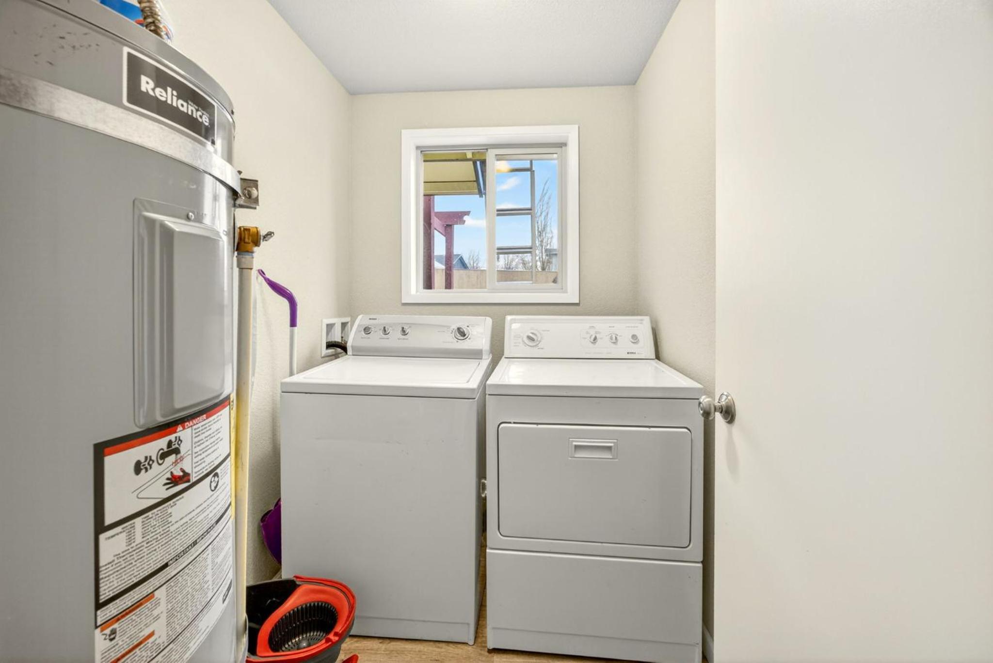 Clearview Comfort- 3BR near Airport!