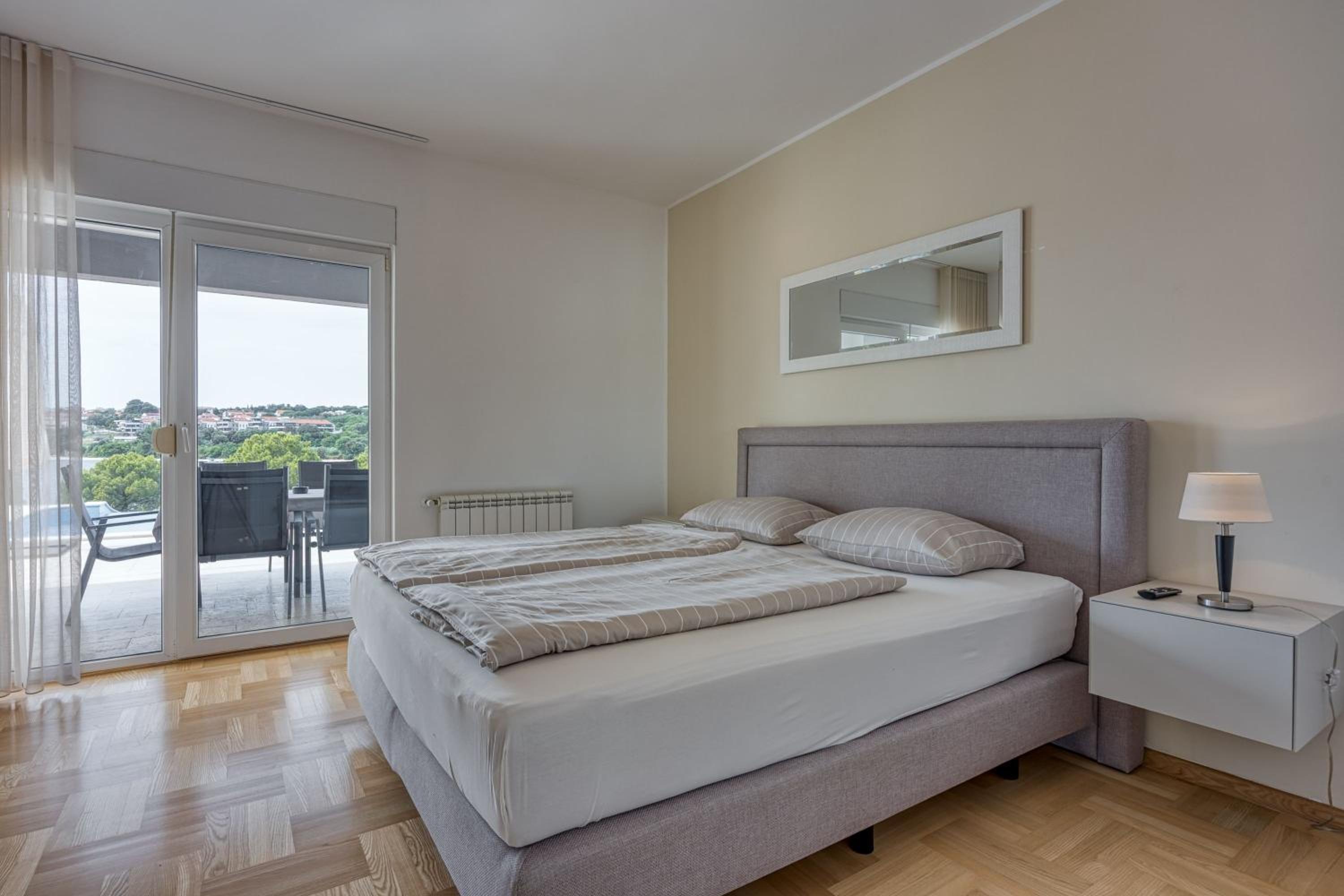 Elegant Panoramic Seaview Apartments