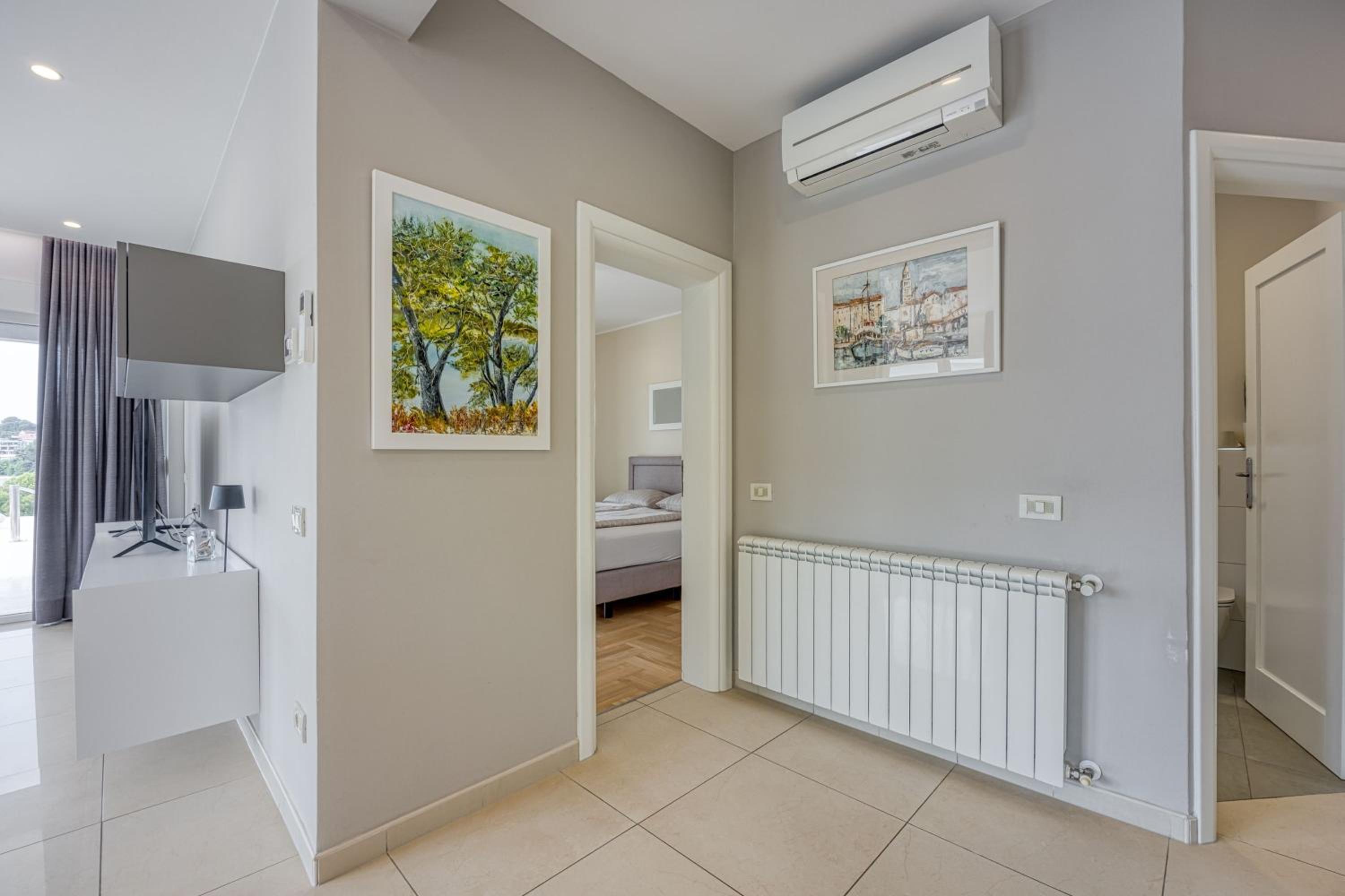 Elegant Panoramic Seaview Apartments