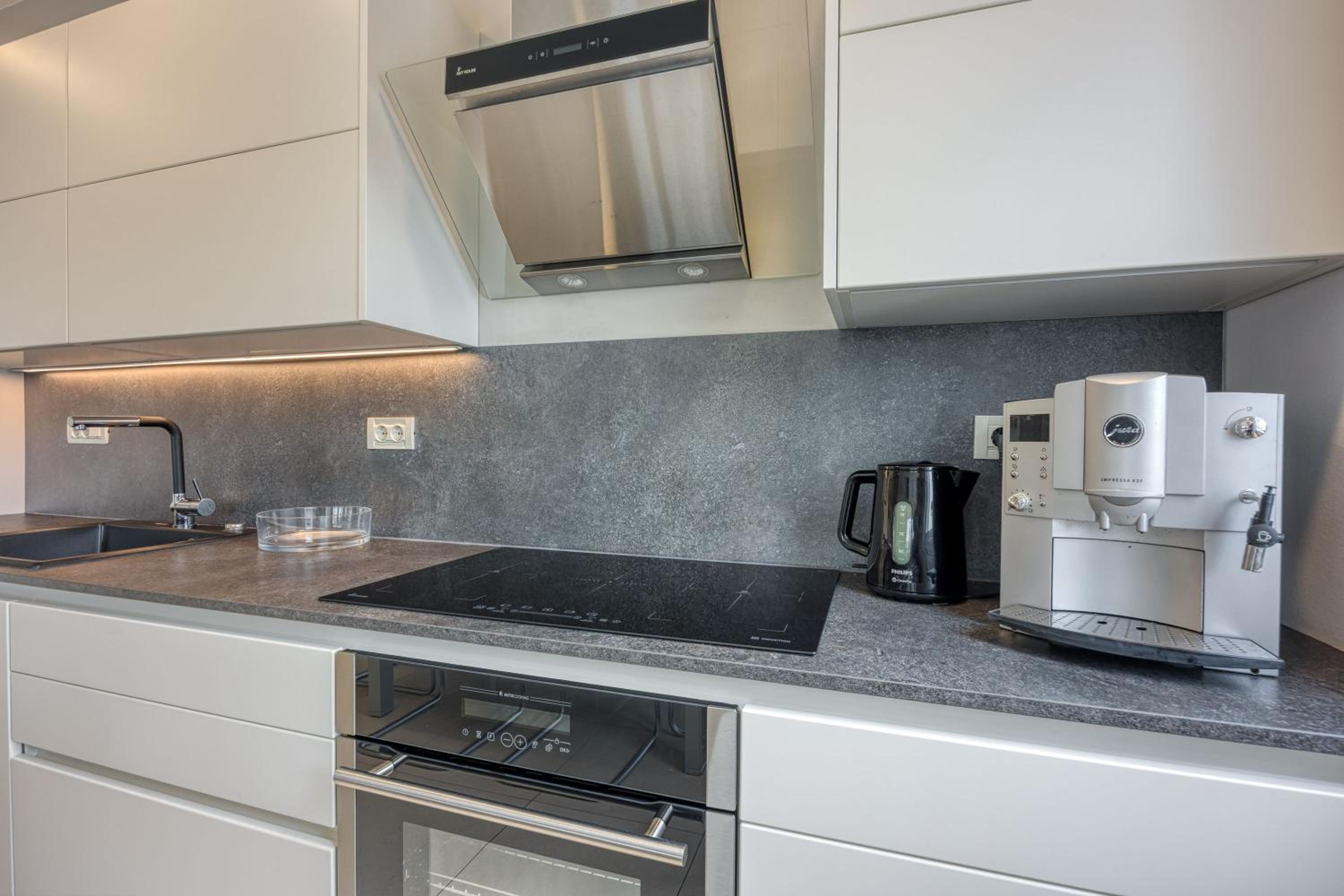 Elegant Panoramic Seaview Apartments
