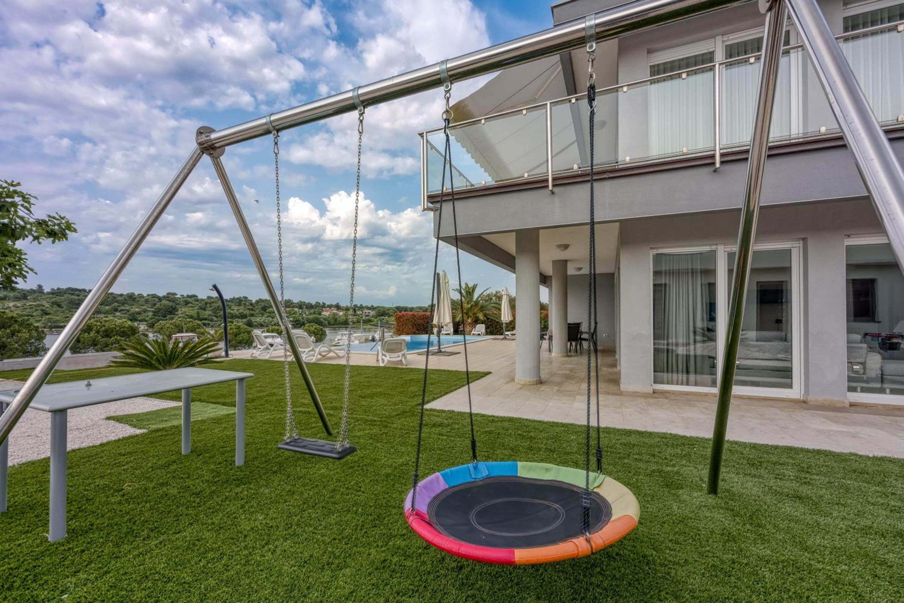 Elegant Panoramic Seaview Apartments