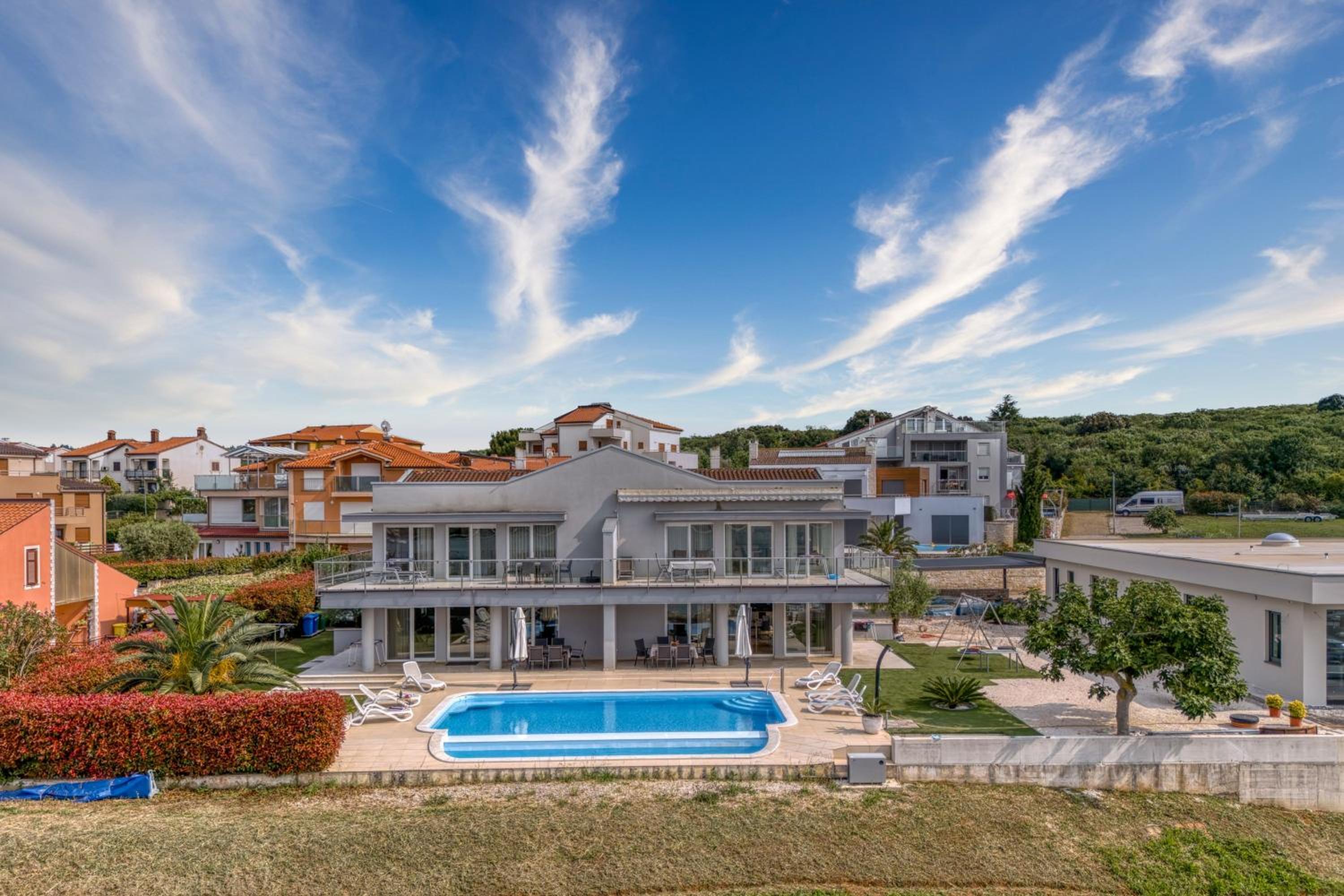 Elegant Panoramic Seaview Apartments