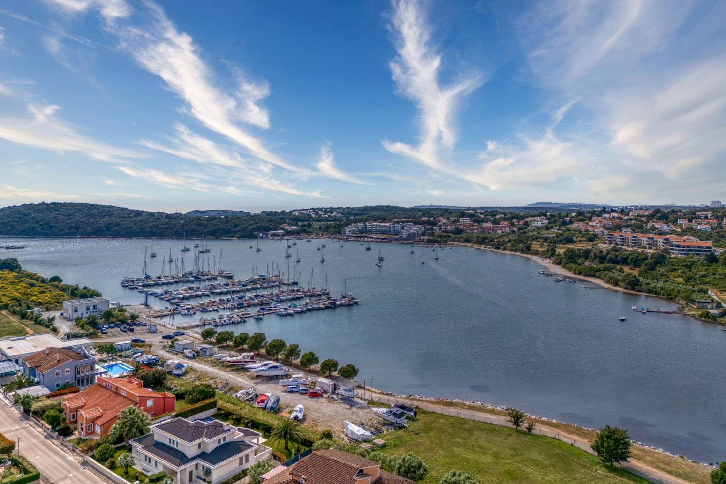 Elegant Panoramic Seaview Apartments