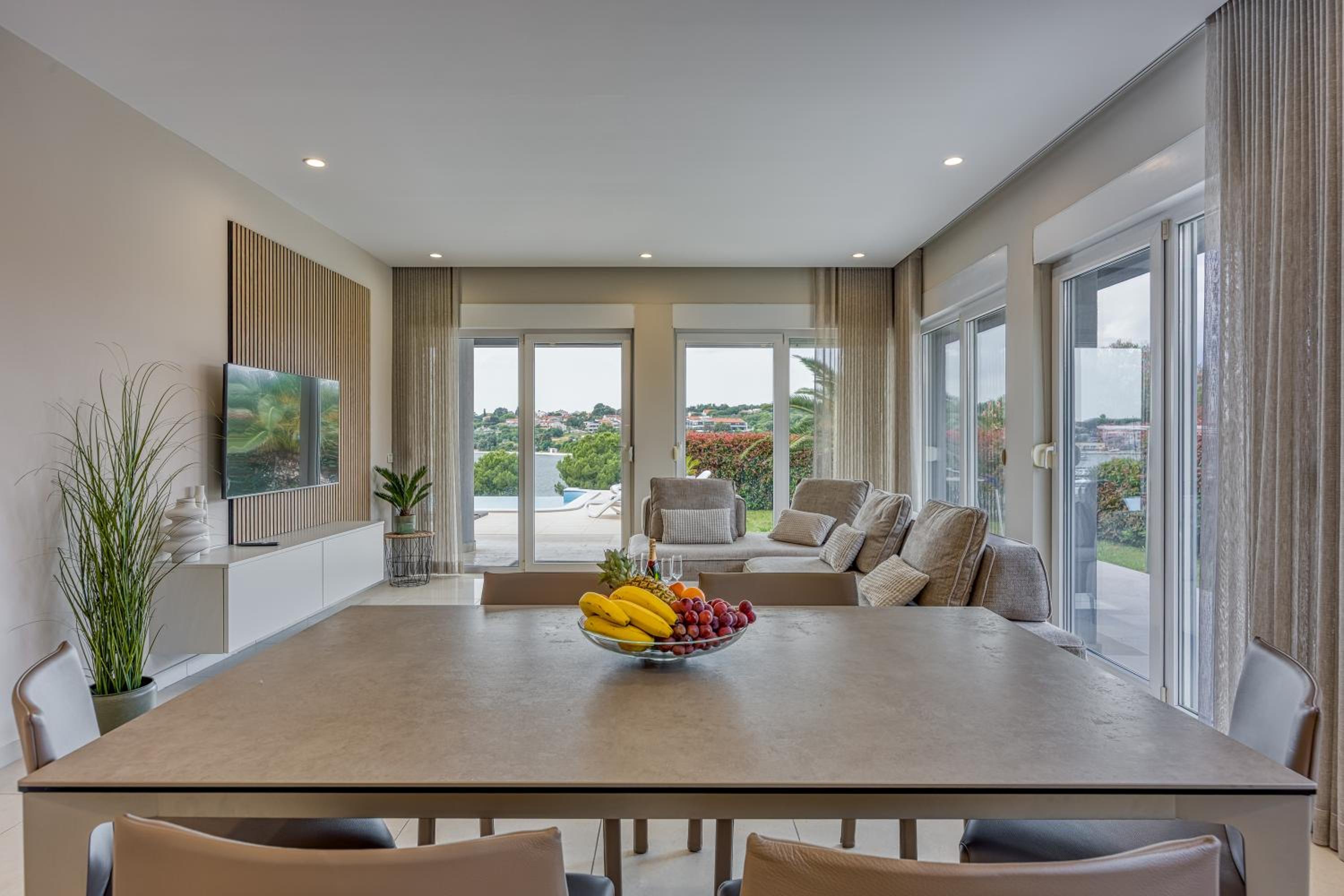 Elegant Panoramic Seaview Apartments