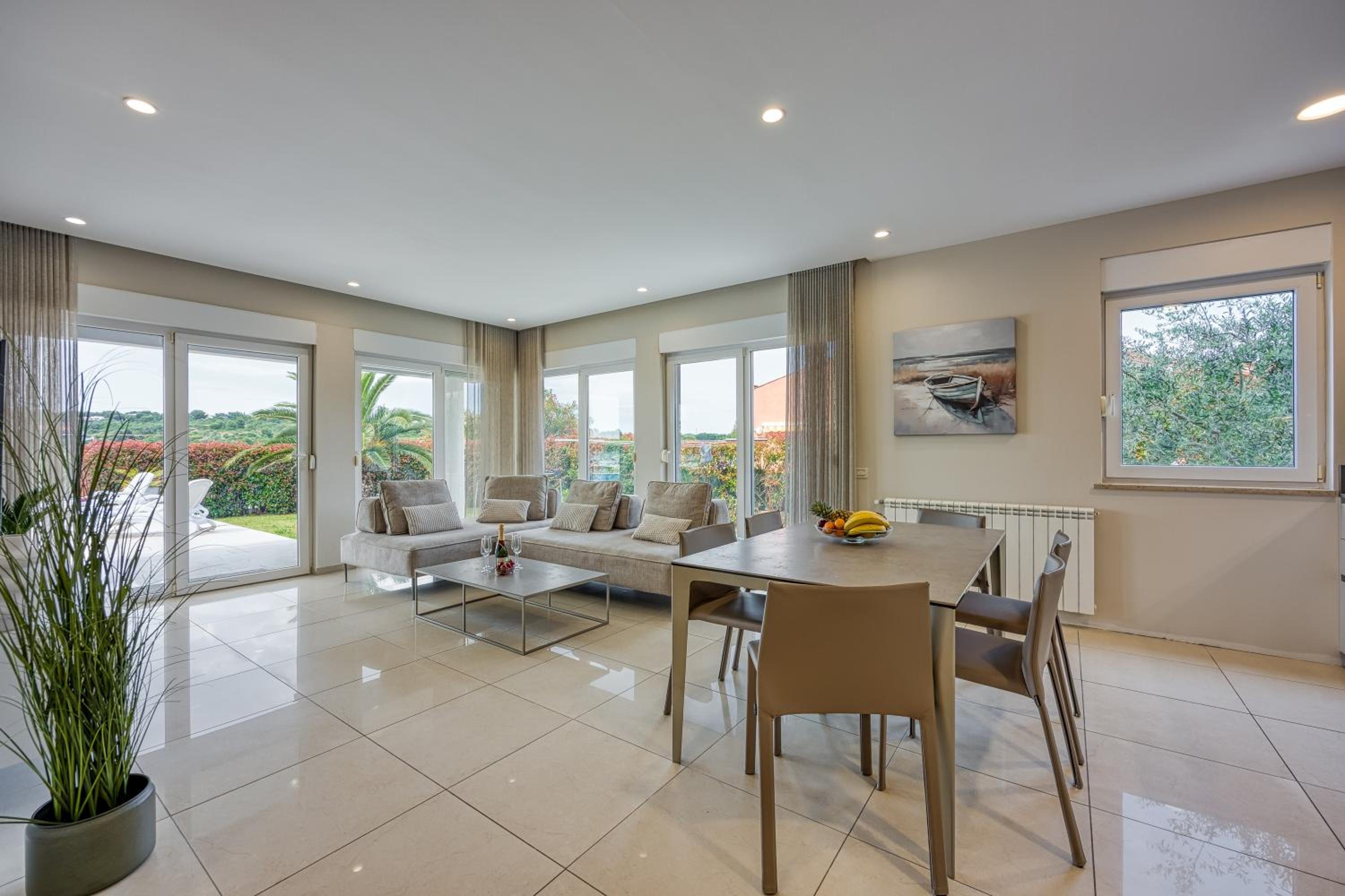 Elegant Panoramic Seaview Apartments