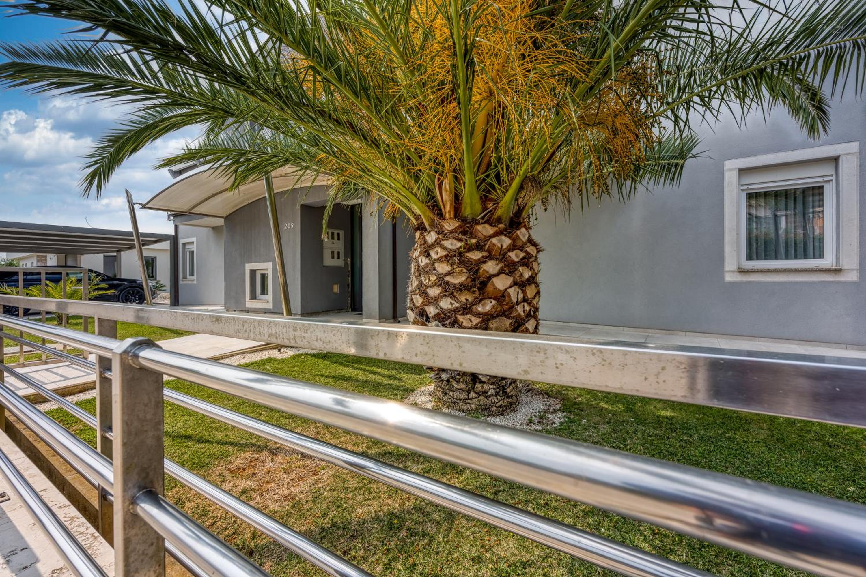 Elegant Panoramic Seaview Apartments