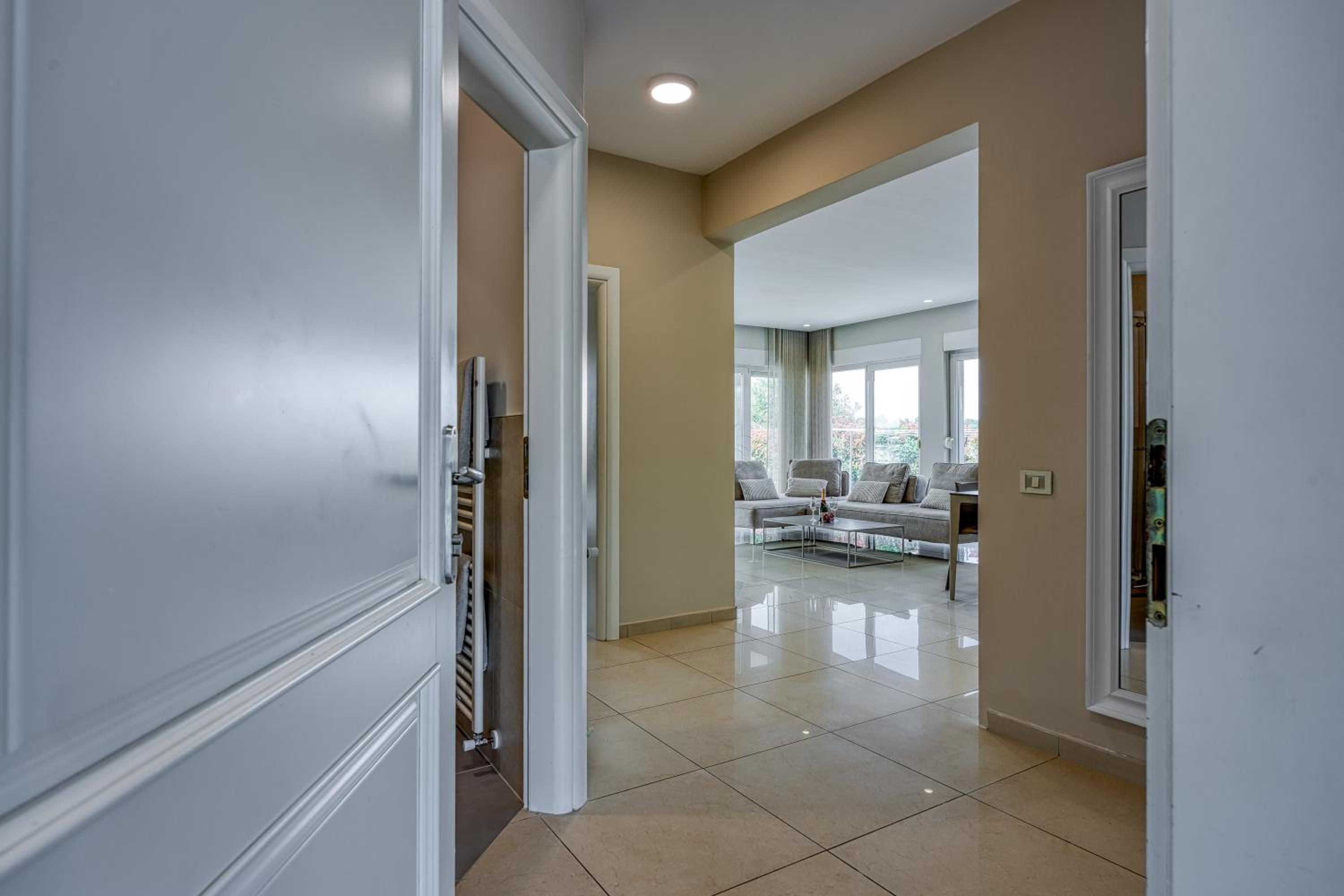 Elegant Panoramic Seaview Apartments