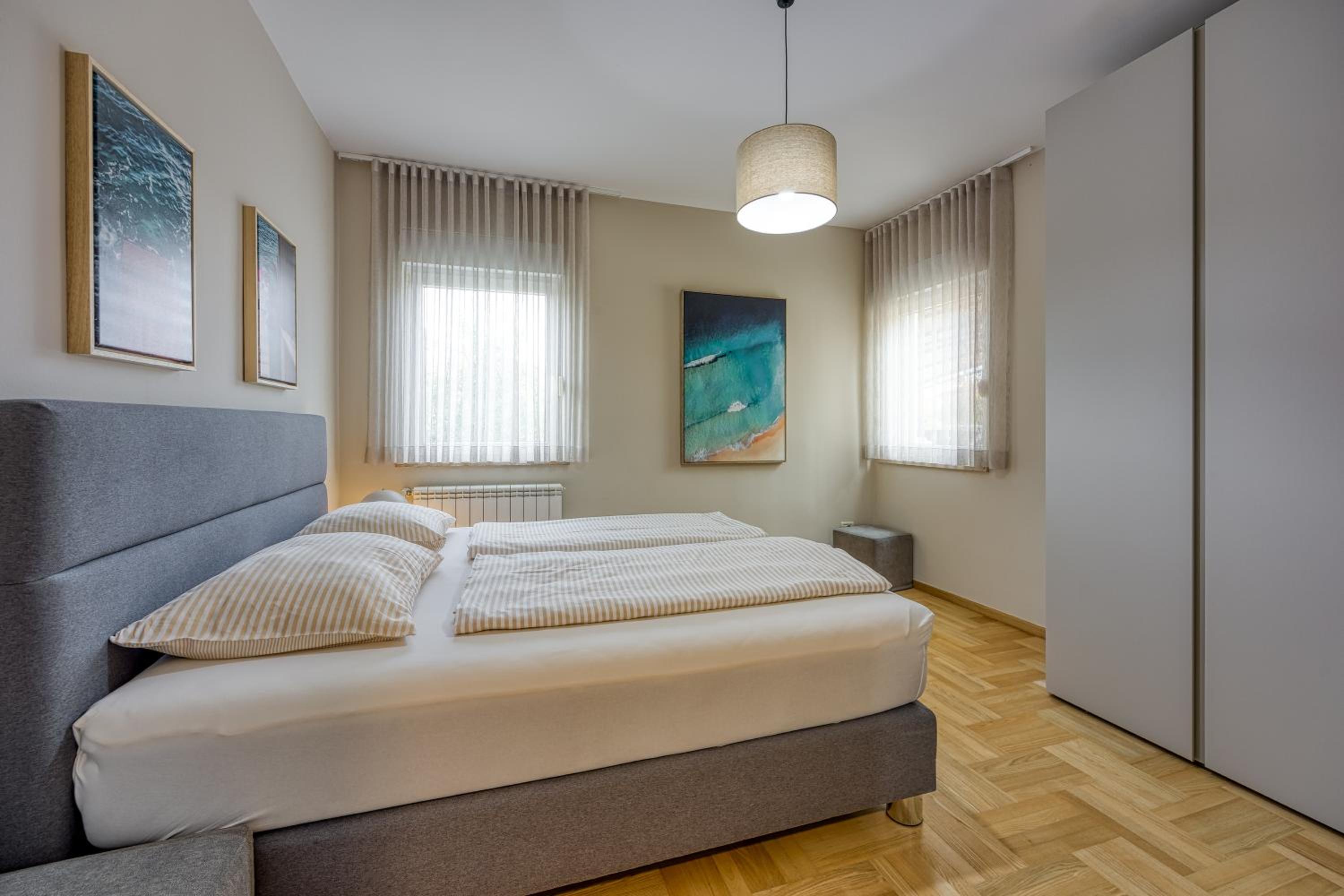 Elegant Panoramic Seaview Apartments