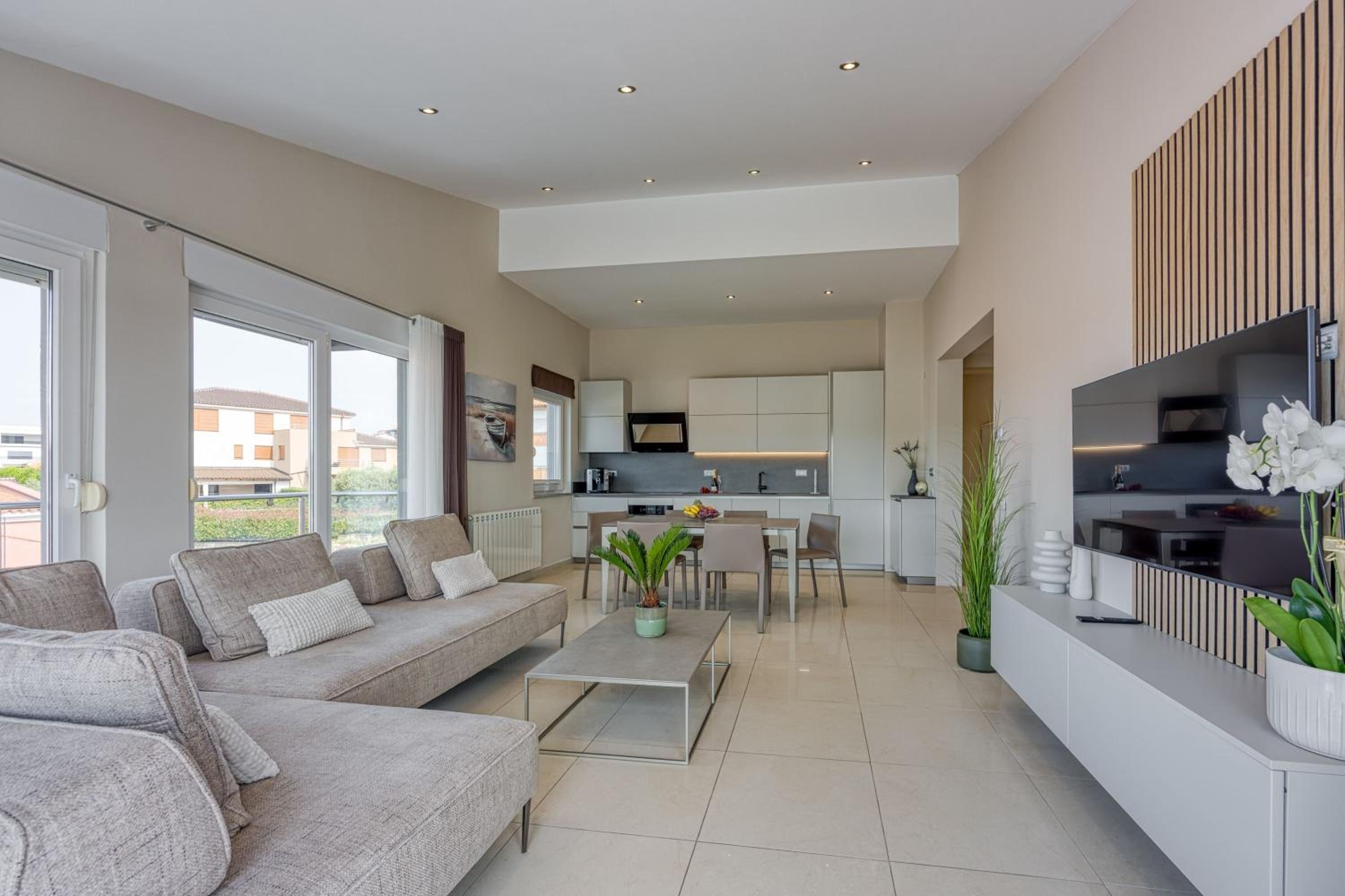 Elegant Panoramic Seaview Apartments