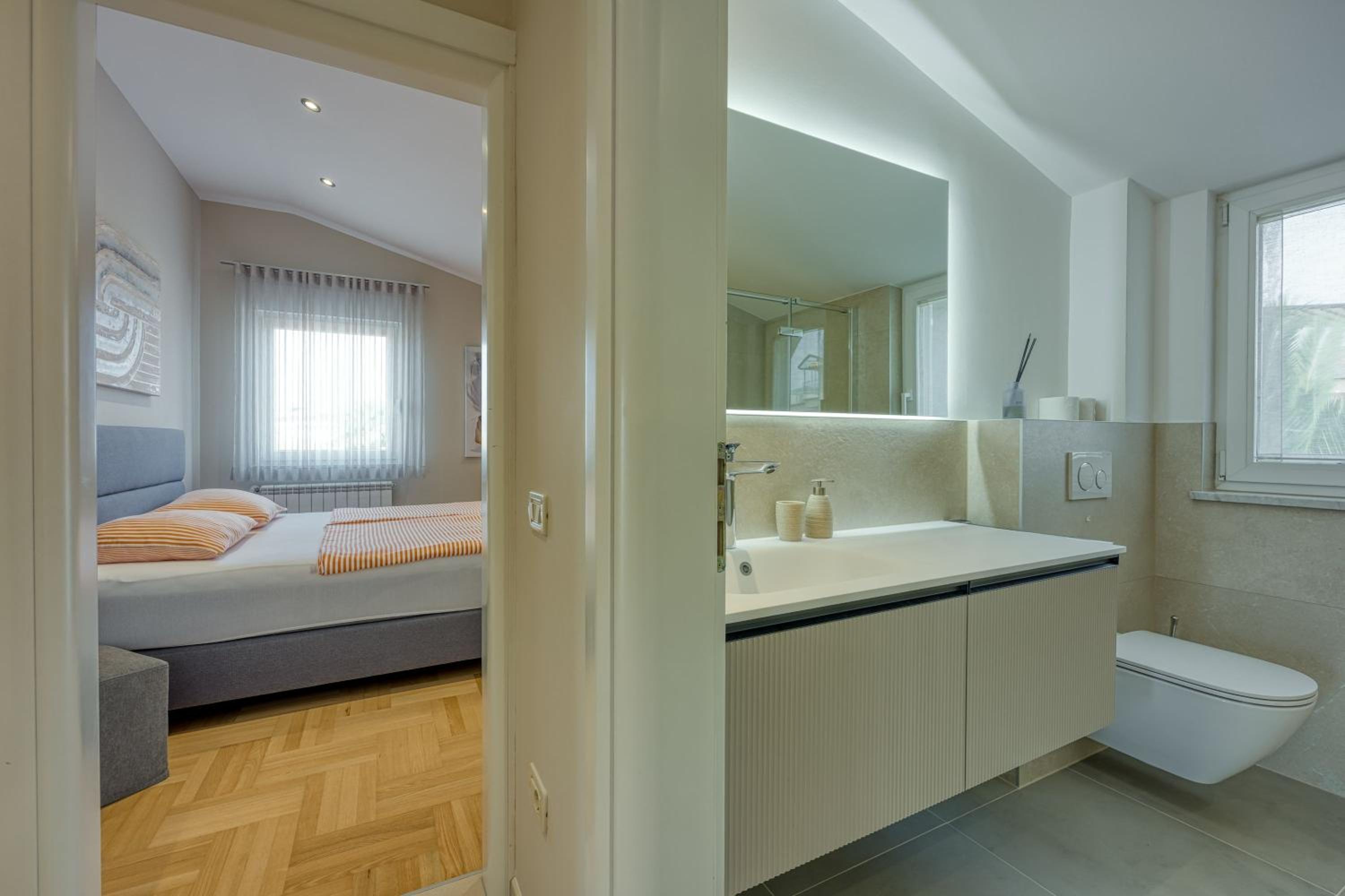 Elegant Panoramic Seaview Apartments