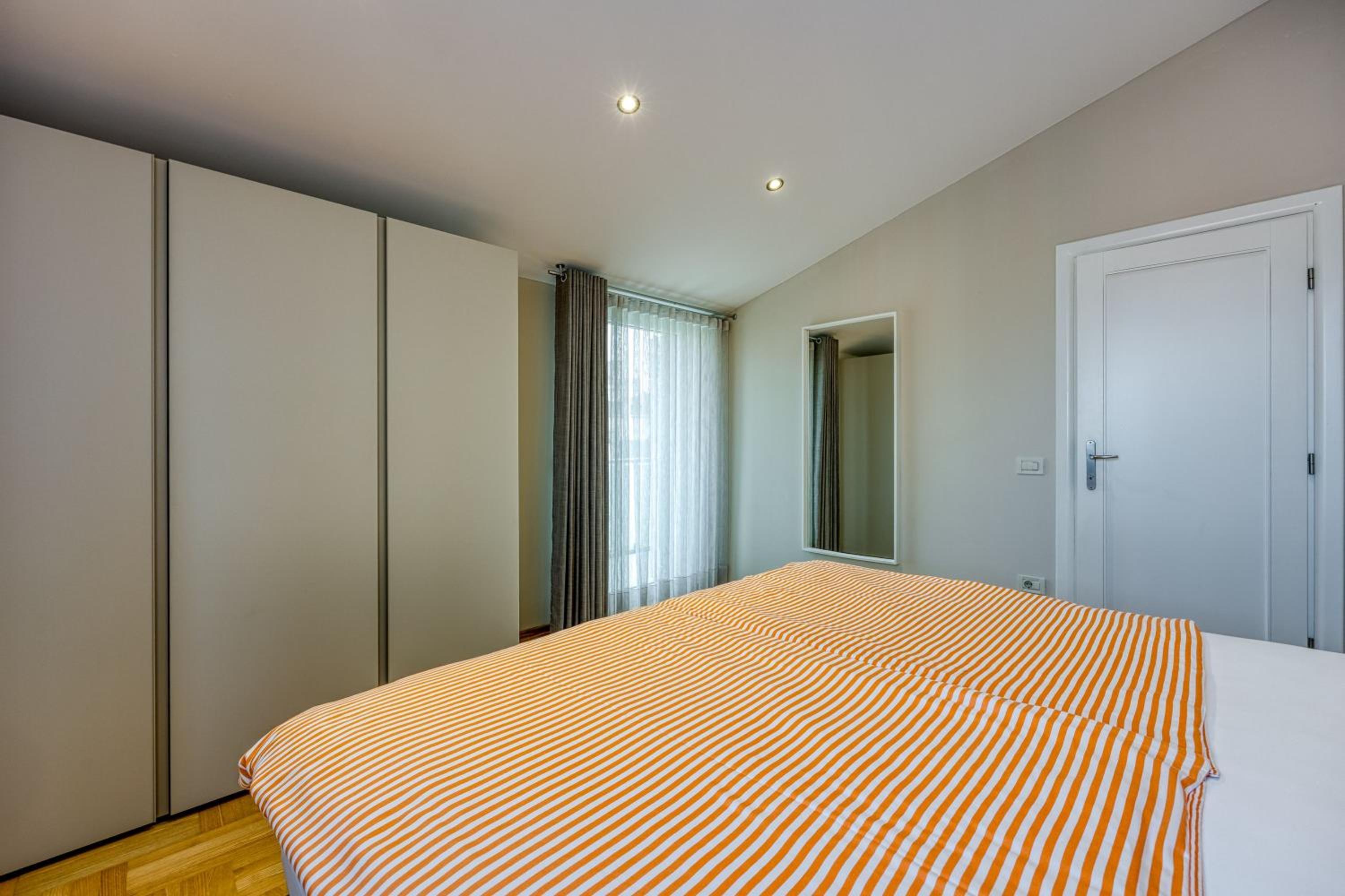 Elegant Panoramic Seaview Apartments