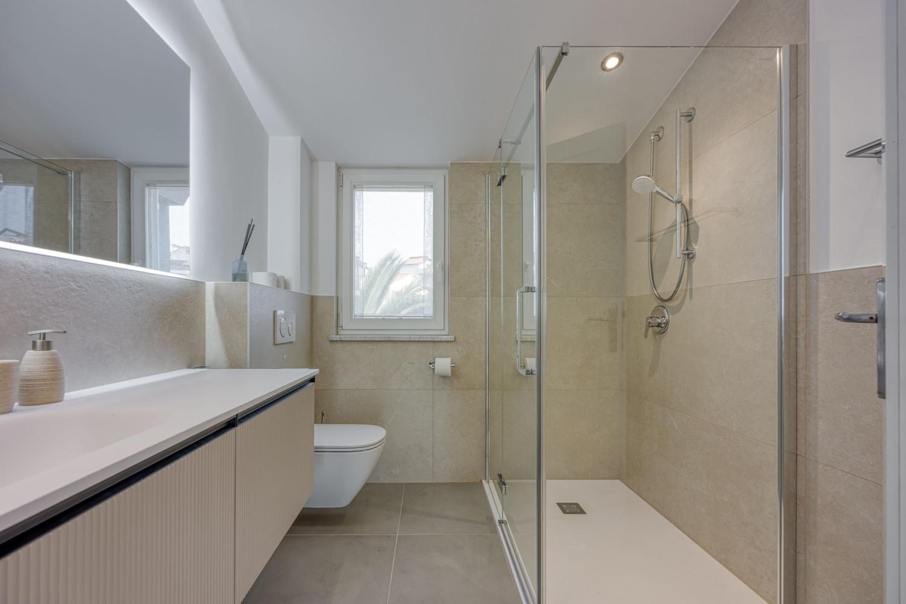 Elegant Panoramic Seaview Apartments