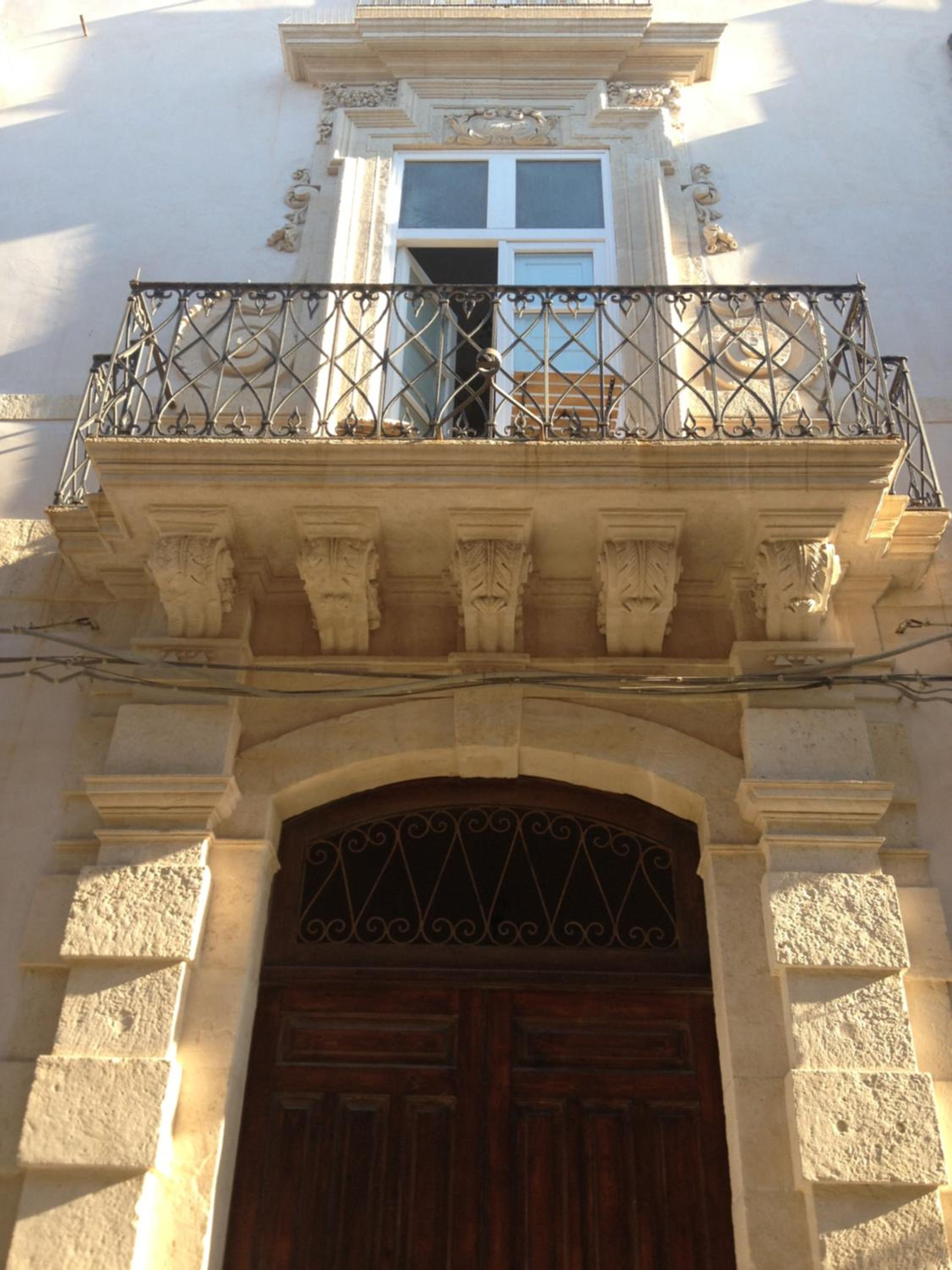 Ortigia Family House