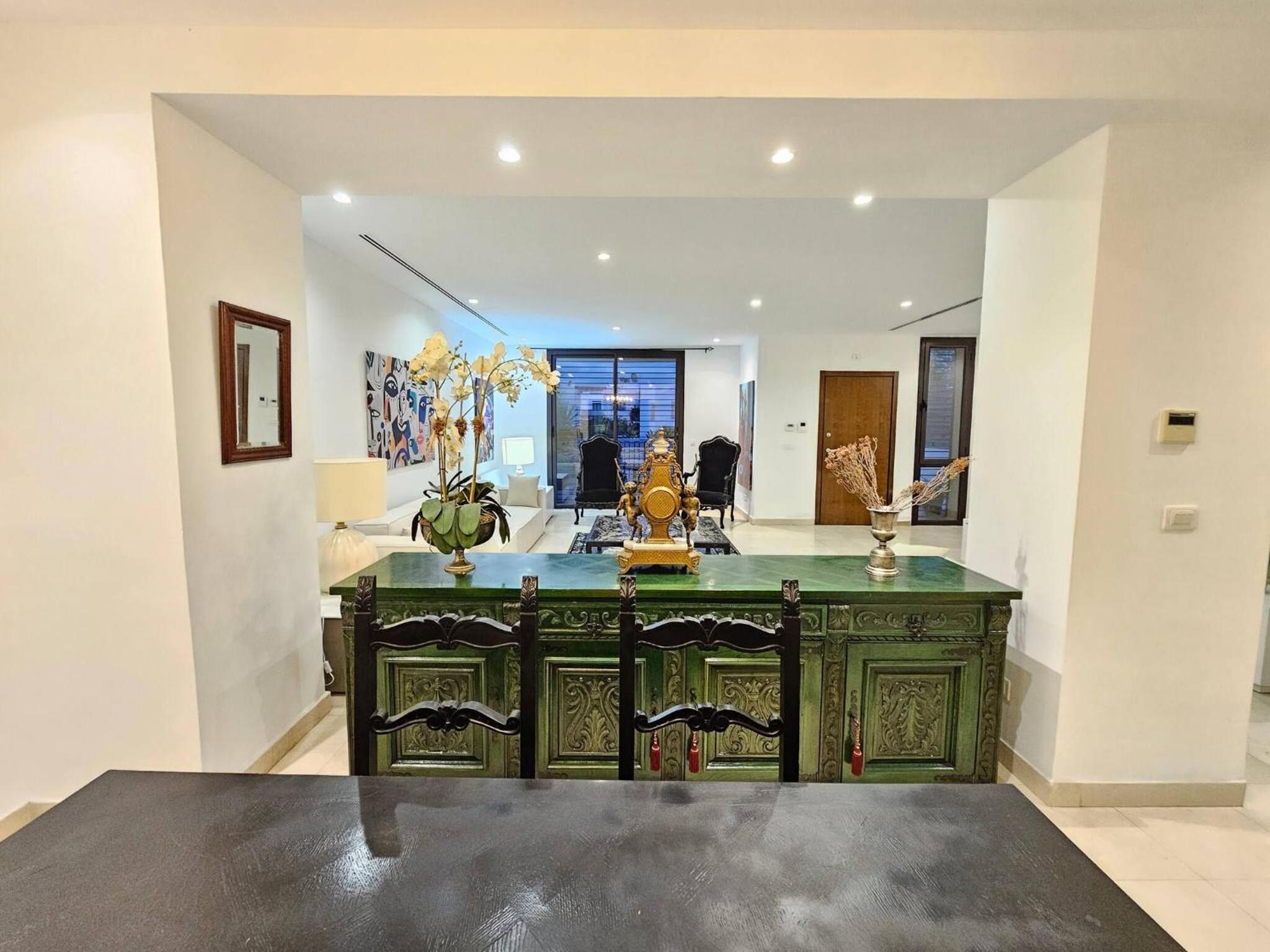Refined villa in the heart of La Marsa with garden
