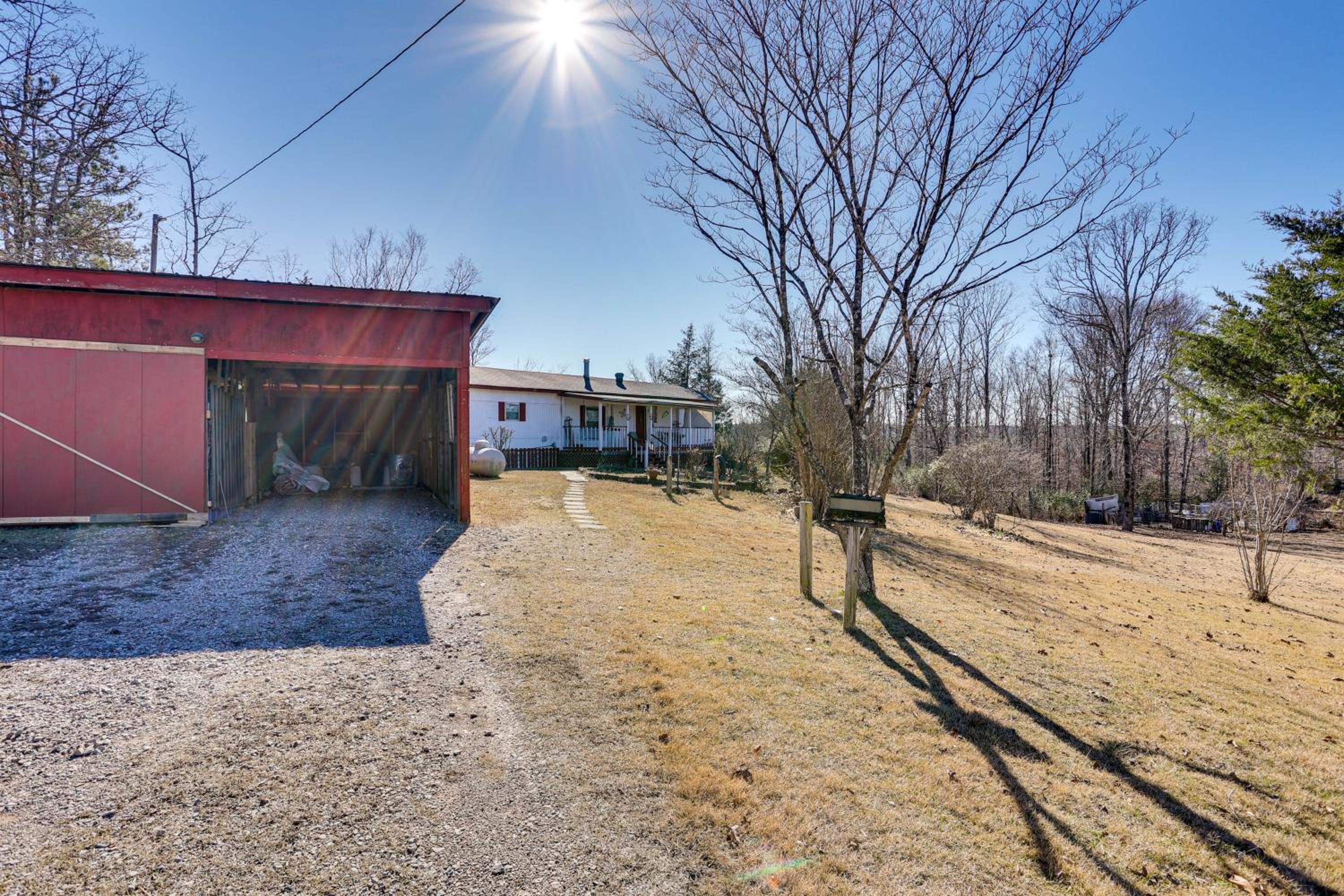 Antique Farmhouse in Bethel Springs on Half-Acre