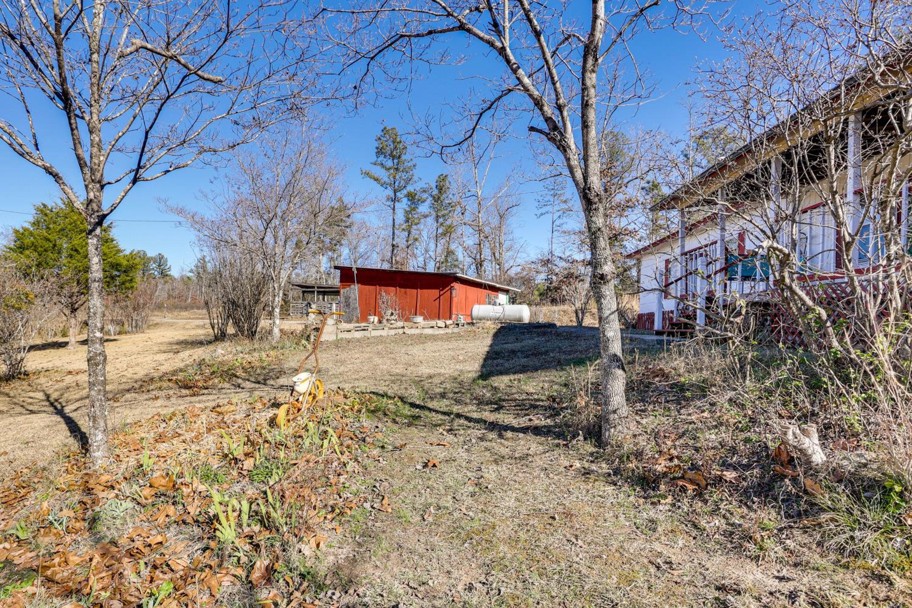 Antique Farmhouse in Bethel Springs on Half-Acre