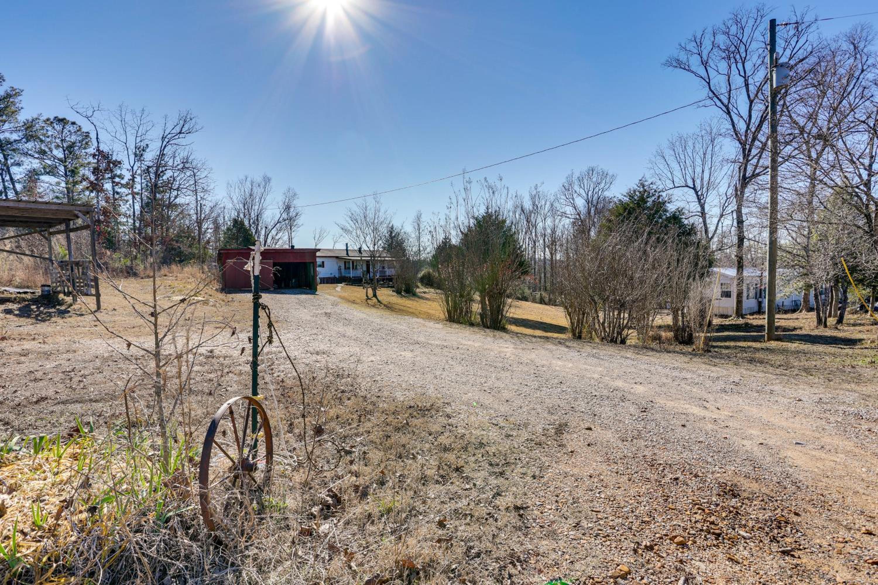 Antique Farmhouse in Bethel Springs on Half-Acre