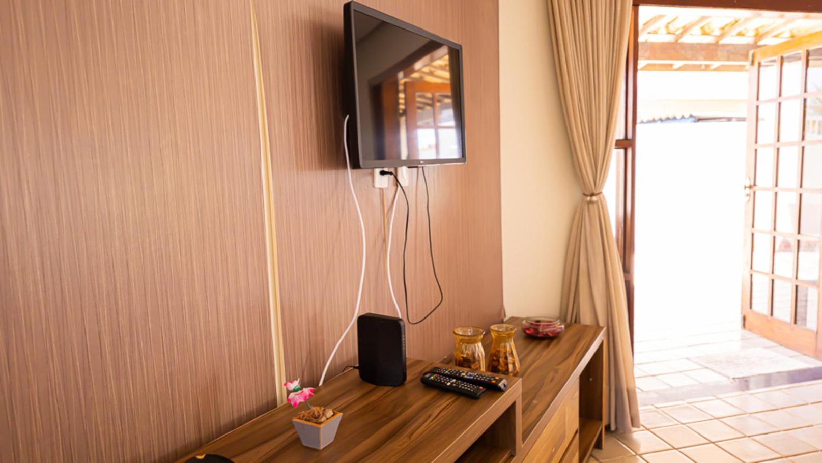 Casa com Wi-Fi, Piscina e Garagem a 550m da Praia