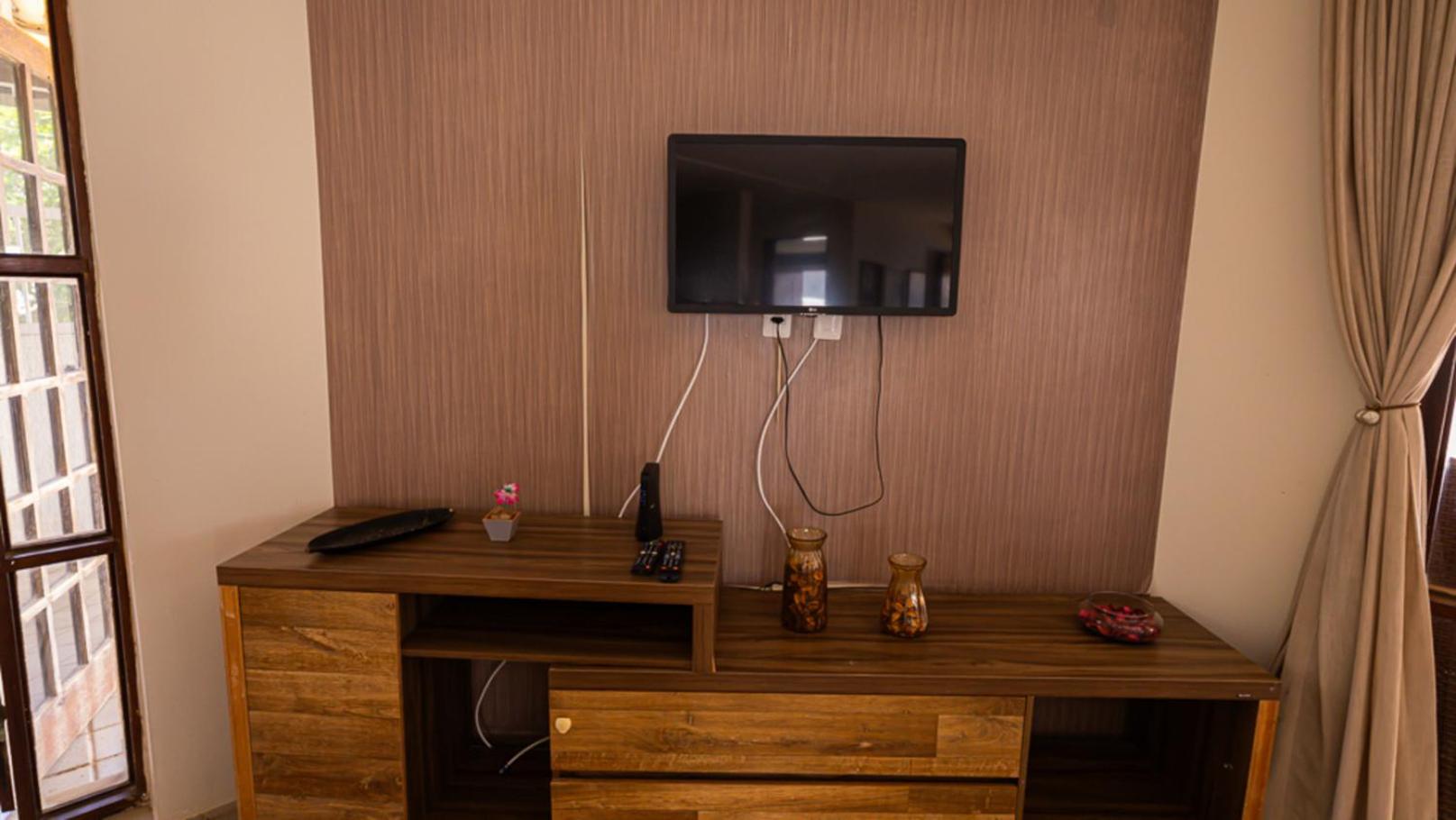 Casa com Wi-Fi, Piscina e Garagem a 550m da Praia