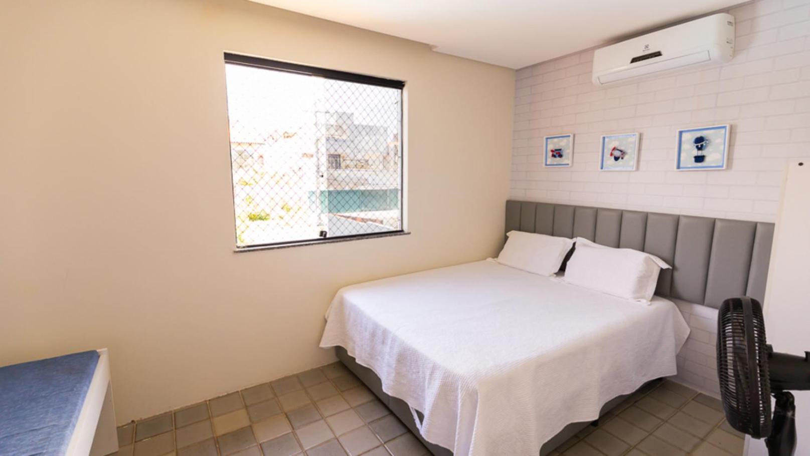 Casa com Wi-Fi, Piscina e Garagem a 550m da Praia