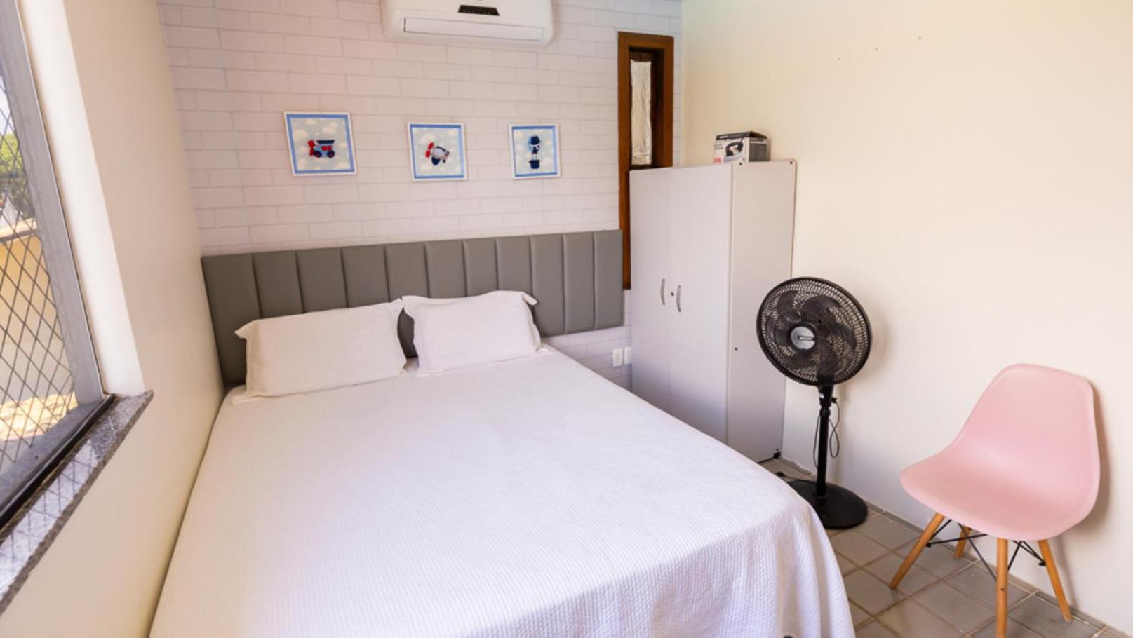 Casa com Wi-Fi, Piscina e Garagem a 550m da Praia