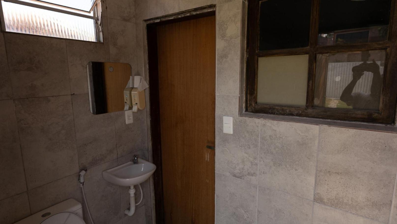 Casa com Wi-Fi, Piscina e Garagem a 550m da Praia