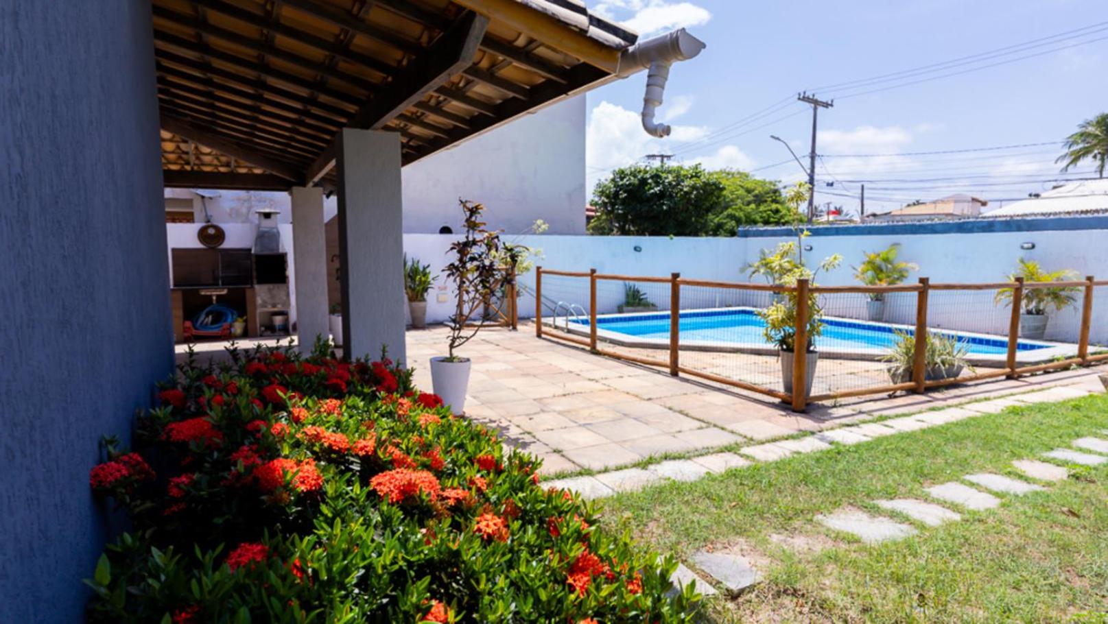 Casa com Wi-Fi, Piscina e Garagem a 550m da Praia