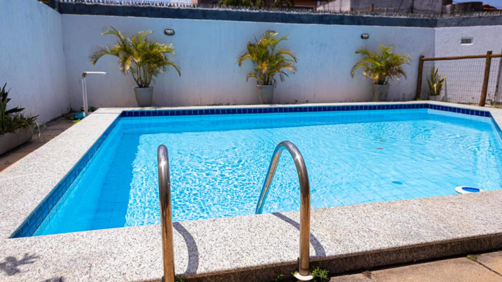 Casa com Wi-Fi, Piscina e Garagem a 550m da Praia