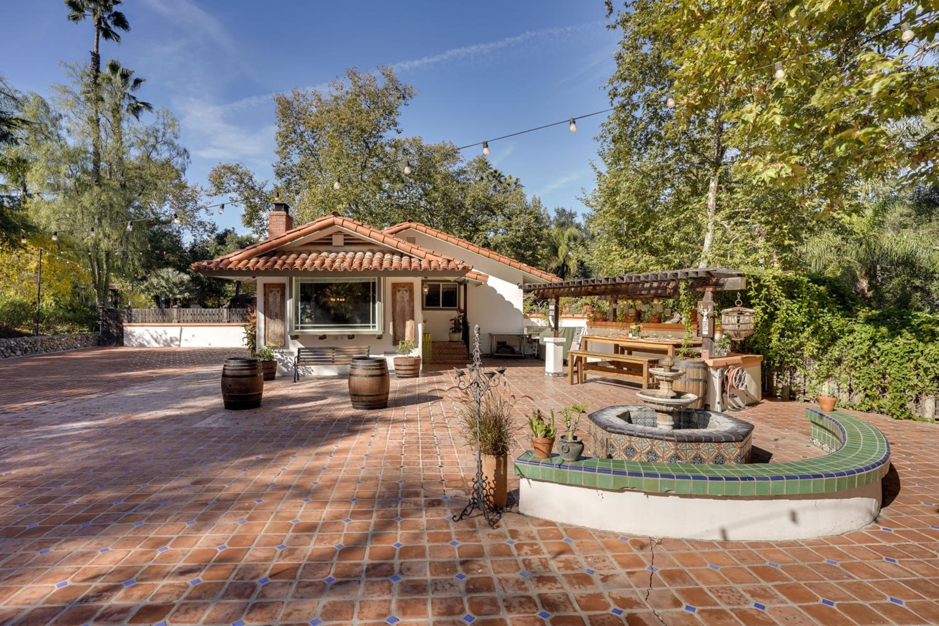 Spacious Courtyard and Spanish Charm Silverado Home