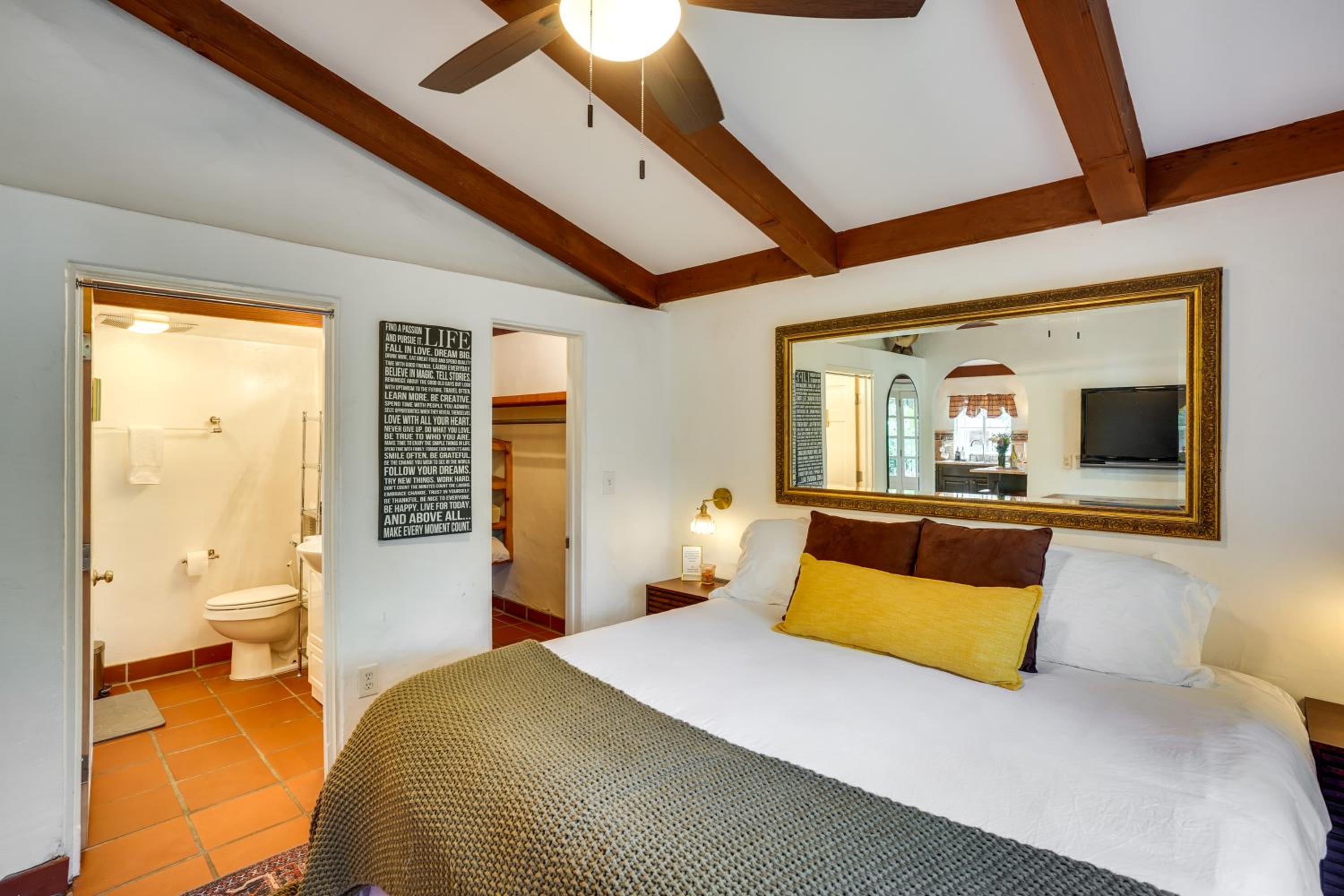 Romantic Retreat at Rancho Las Lomas Pet Friendly