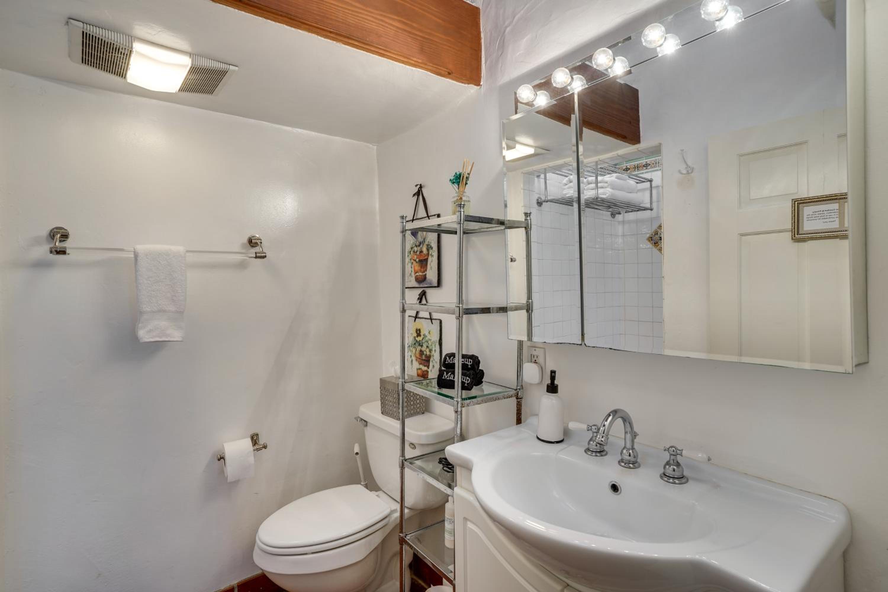 Romantic Retreat at Rancho Las Lomas Pet Friendly