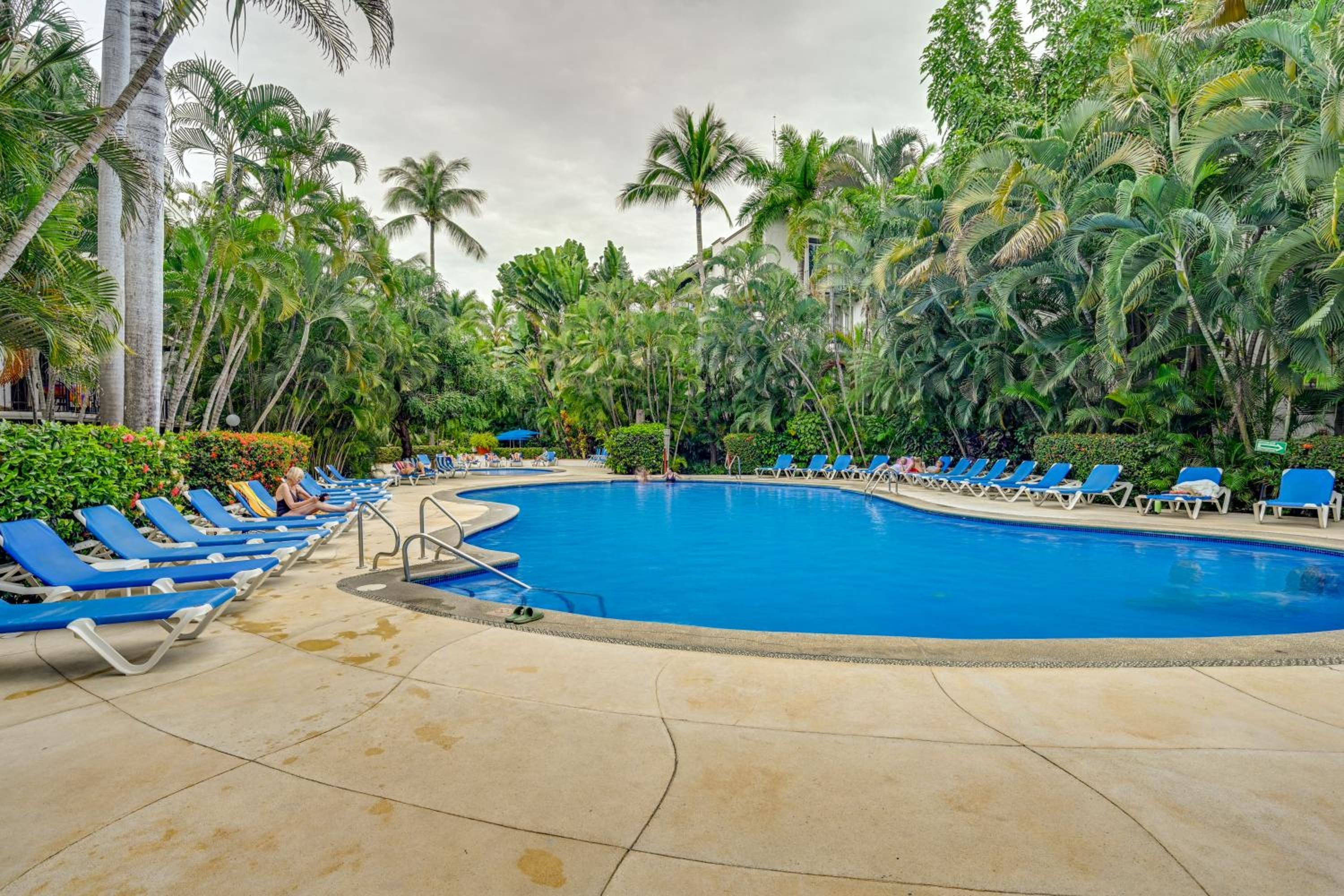 1 Block to Playa Los Tules, Pool Access! Lush Unit