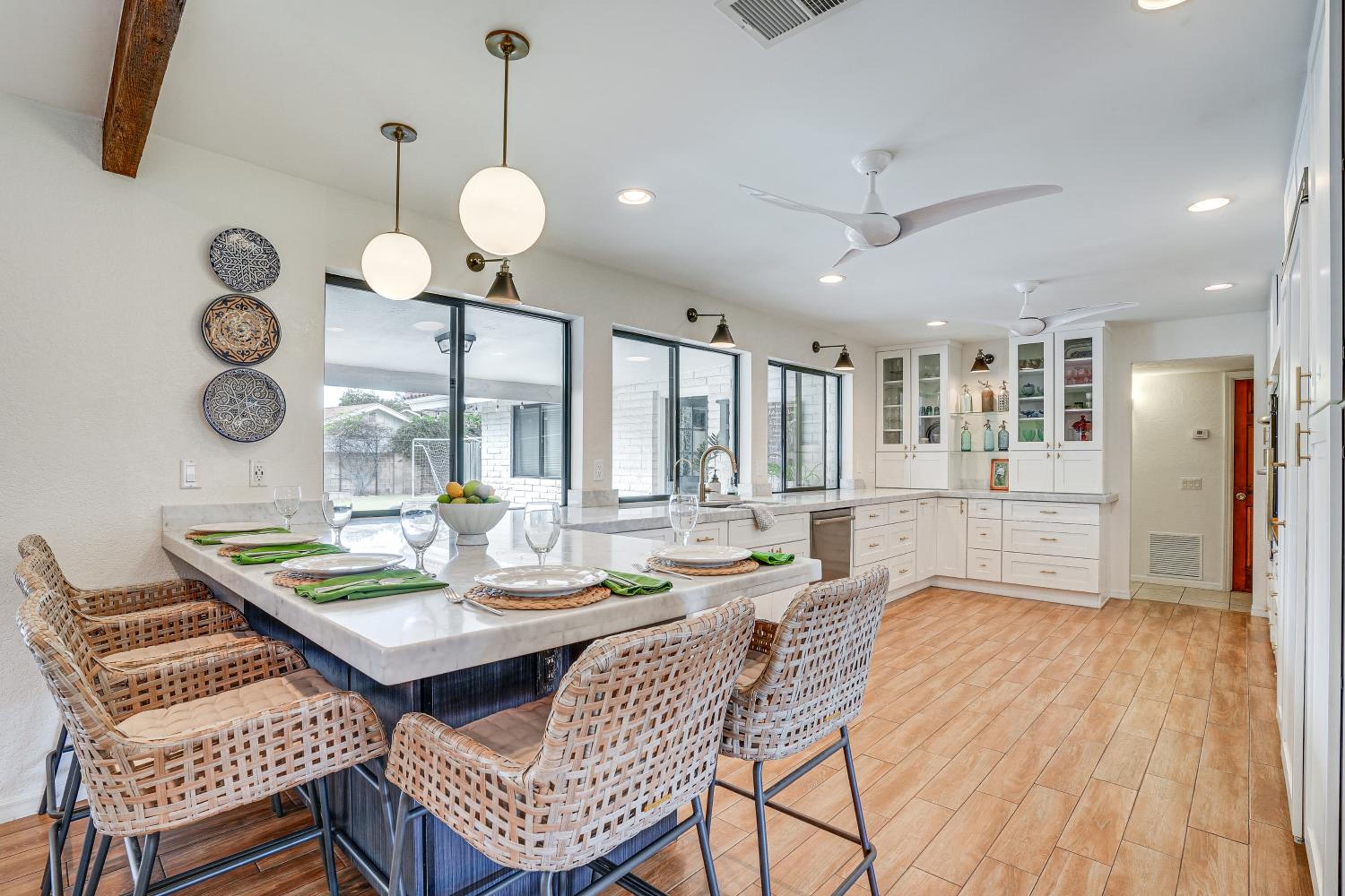 Luxurious Outdoor Oasis! Spacious Mesa Retreat