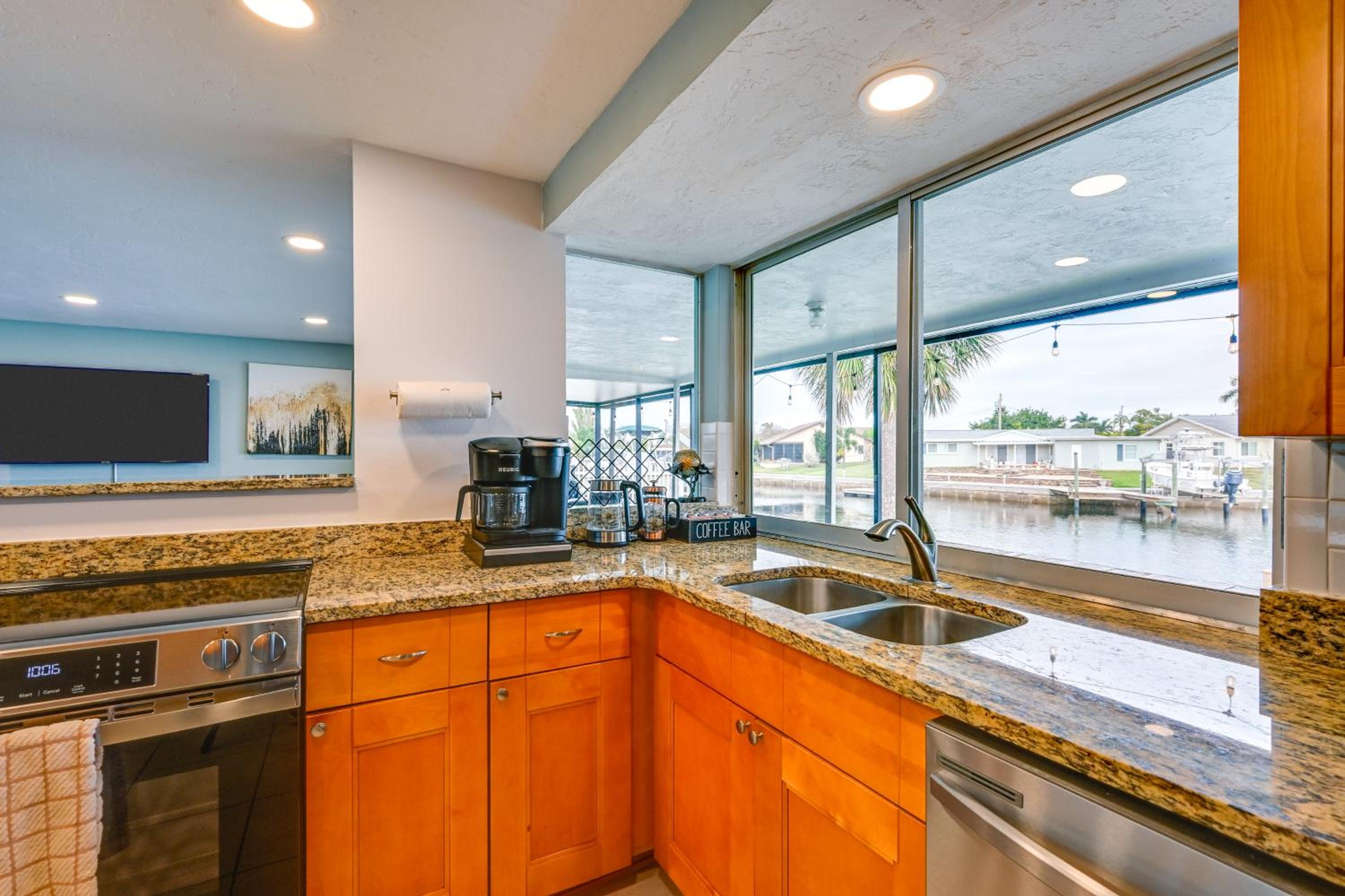 4 Mi to Beach! Waterfront New Port Richey Retreat