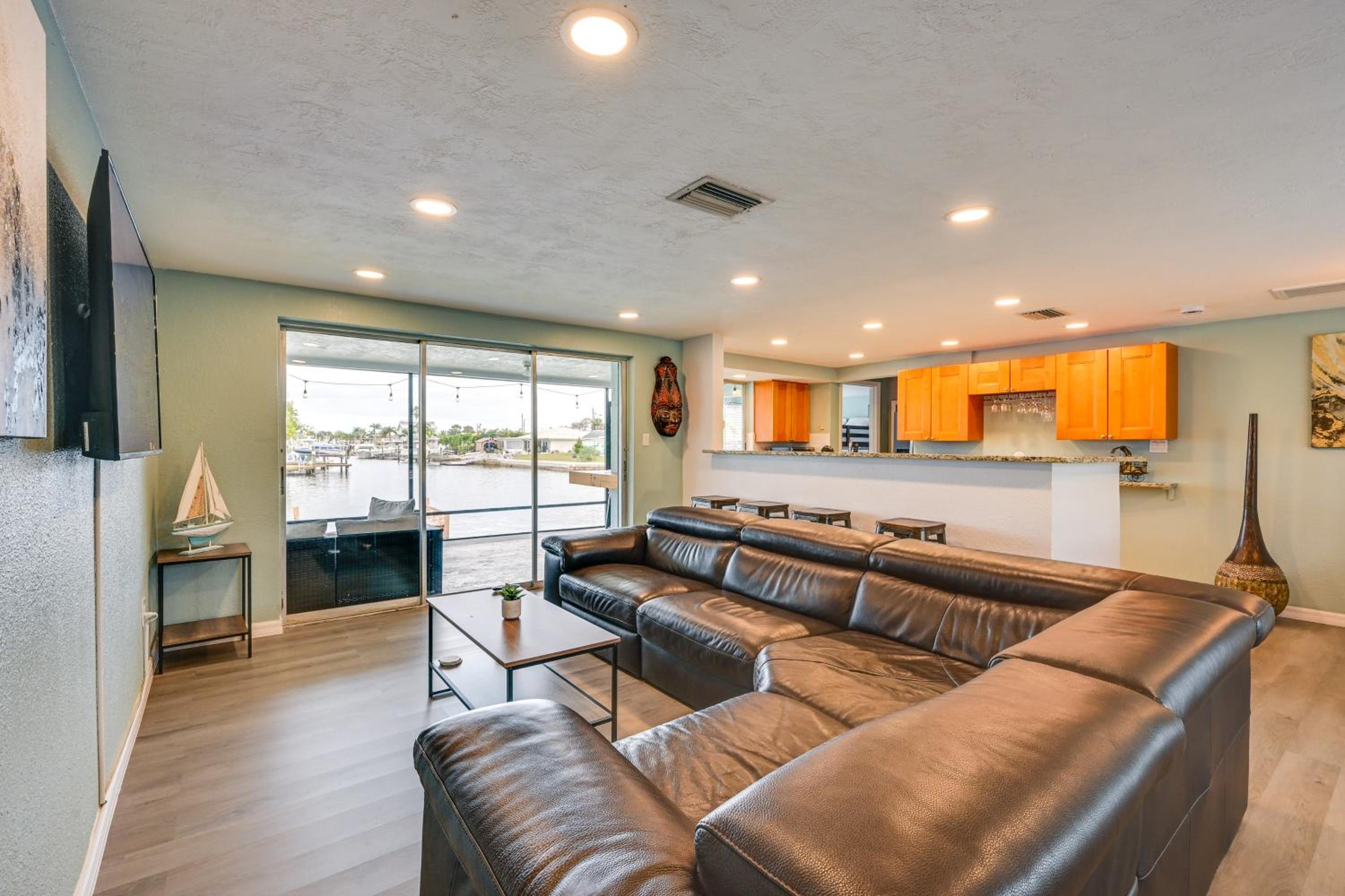 4 Mi to Beach! Waterfront New Port Richey Retreat