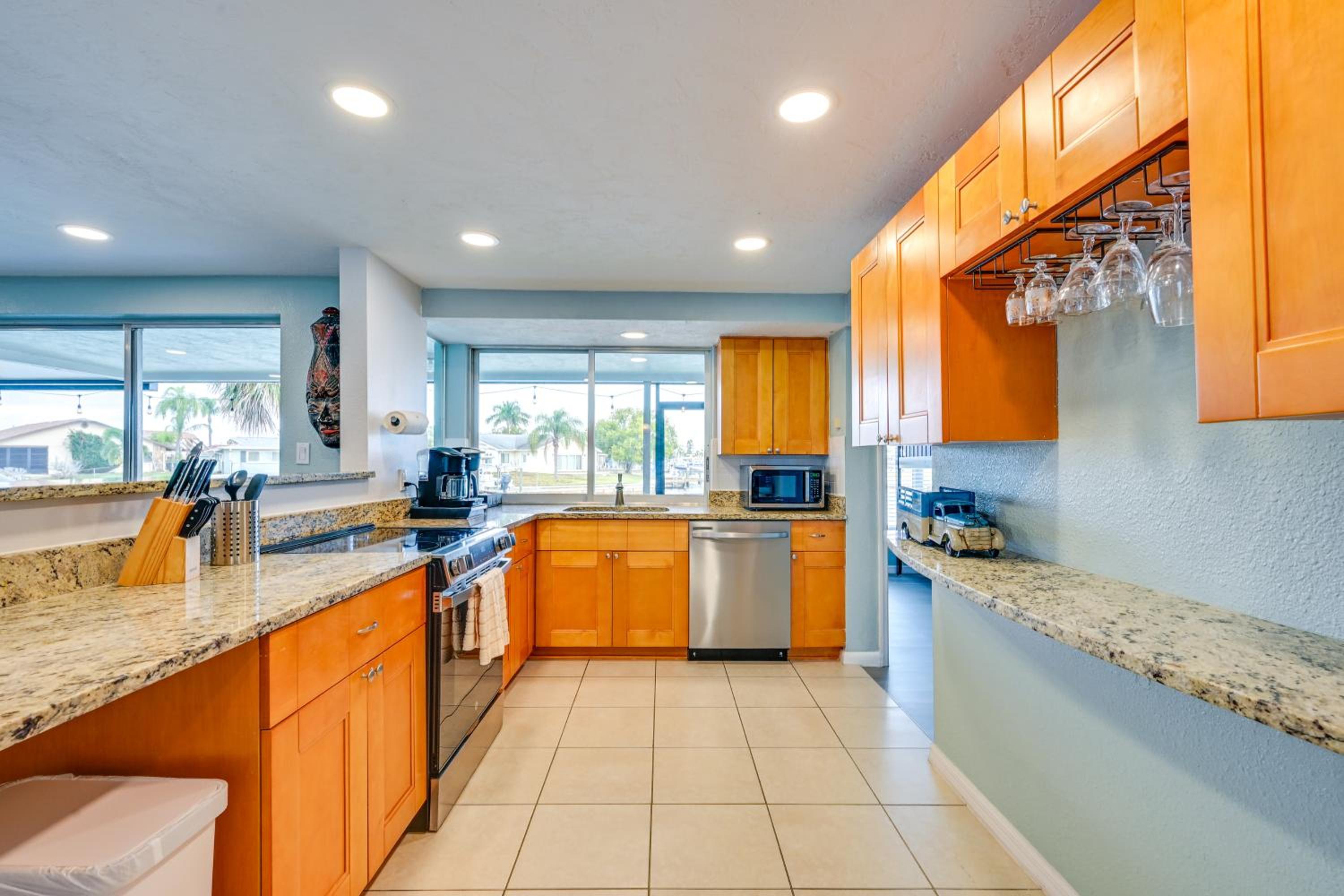 4 Mi to Beach! Waterfront New Port Richey Retreat