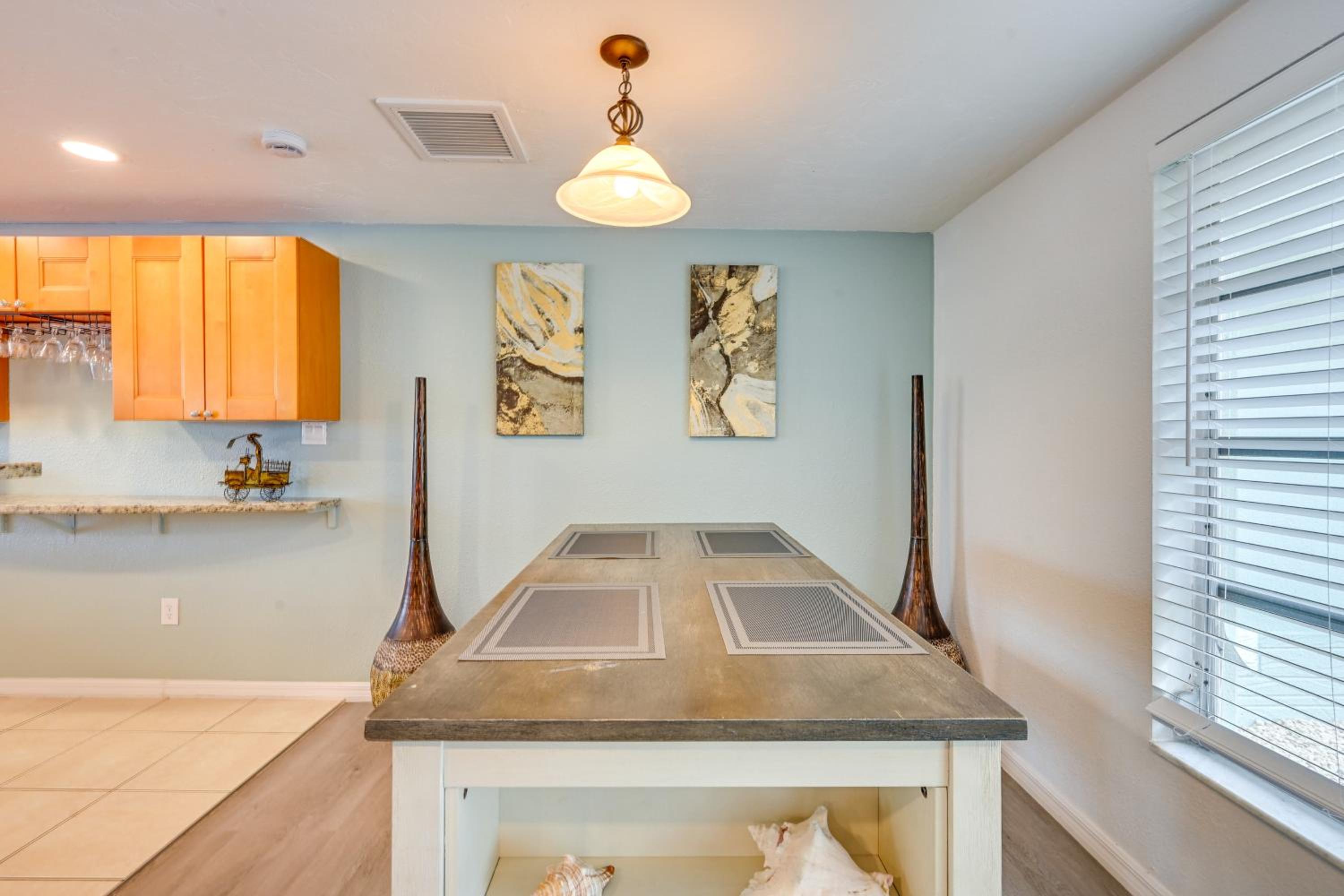 4 Mi to Beach! Waterfront New Port Richey Retreat