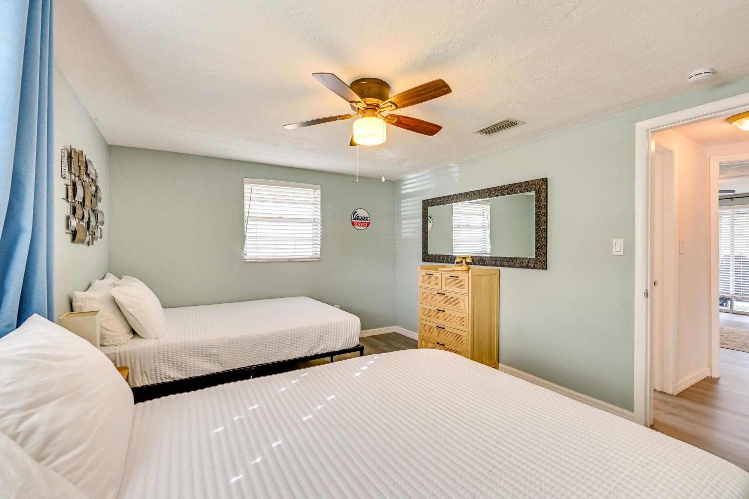 4 Mi to Beach! Waterfront New Port Richey Retreat