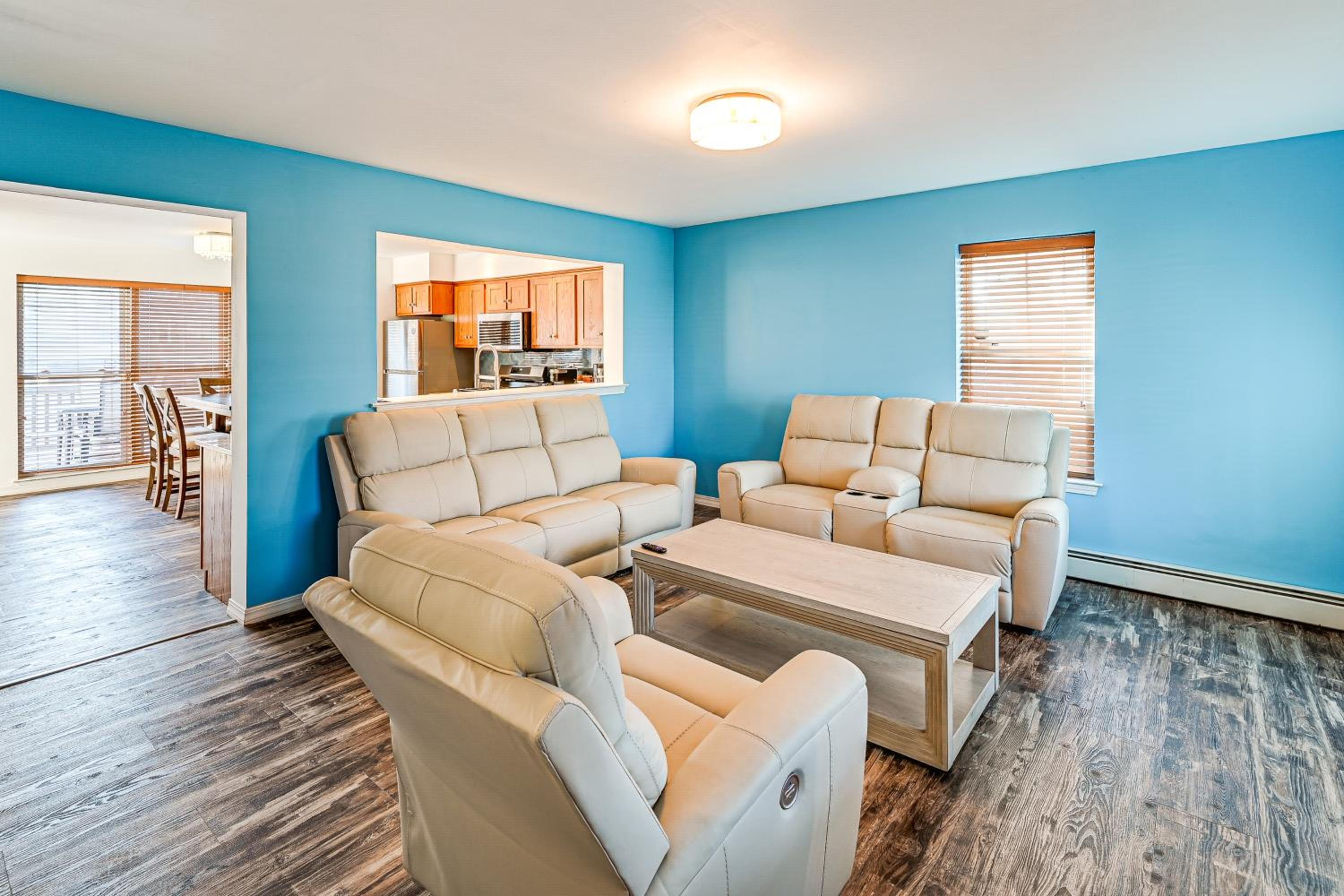 1 Mi to Atlantic City Beach! Family Gem with 2 Decks