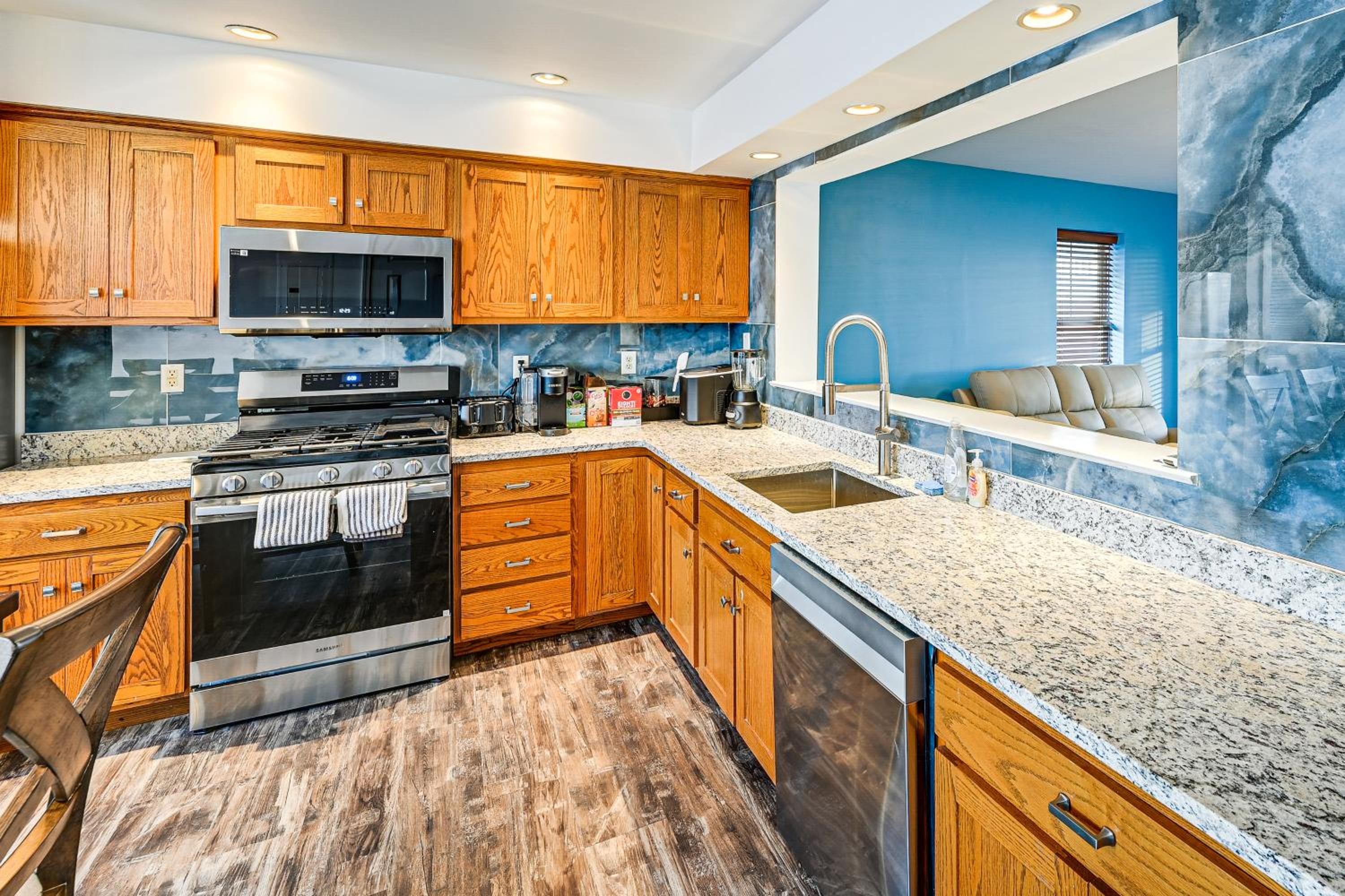 1 Mi to Atlantic City Beach! Family Gem with 2 Decks