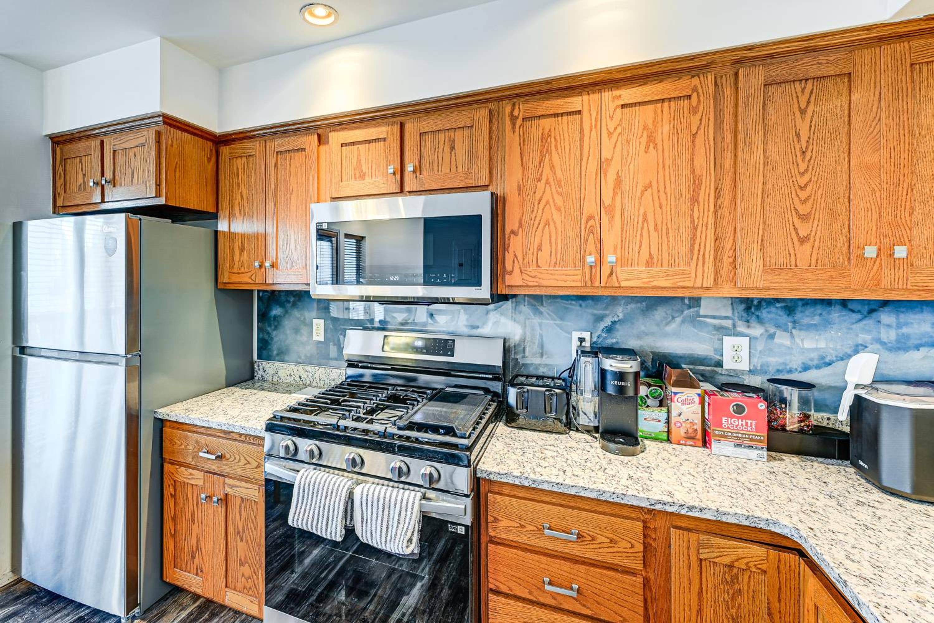 1 Mi to Atlantic City Beach! Family Gem with 2 Decks