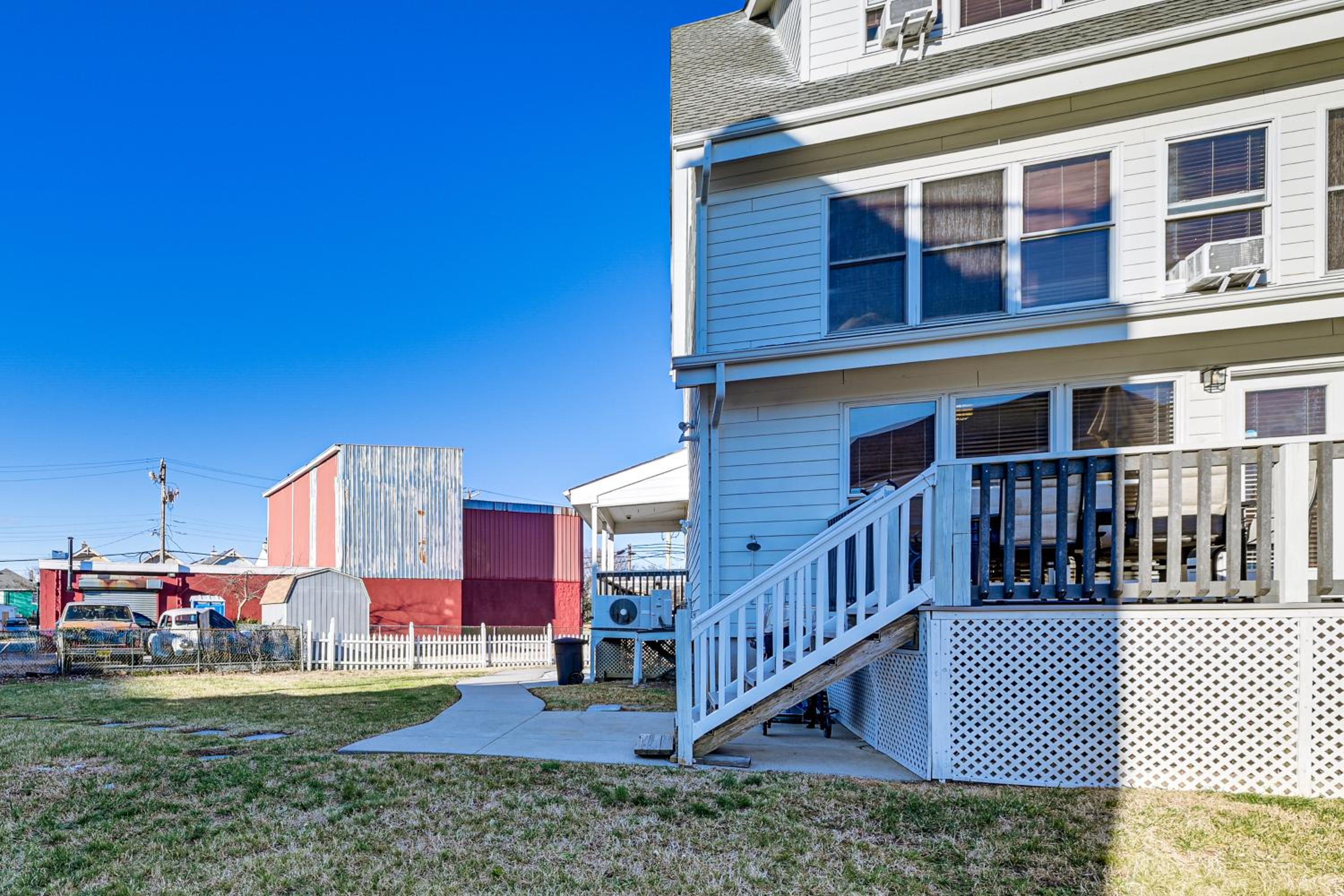 1 Mi to Atlantic City Beach! Family Gem with 2 Decks