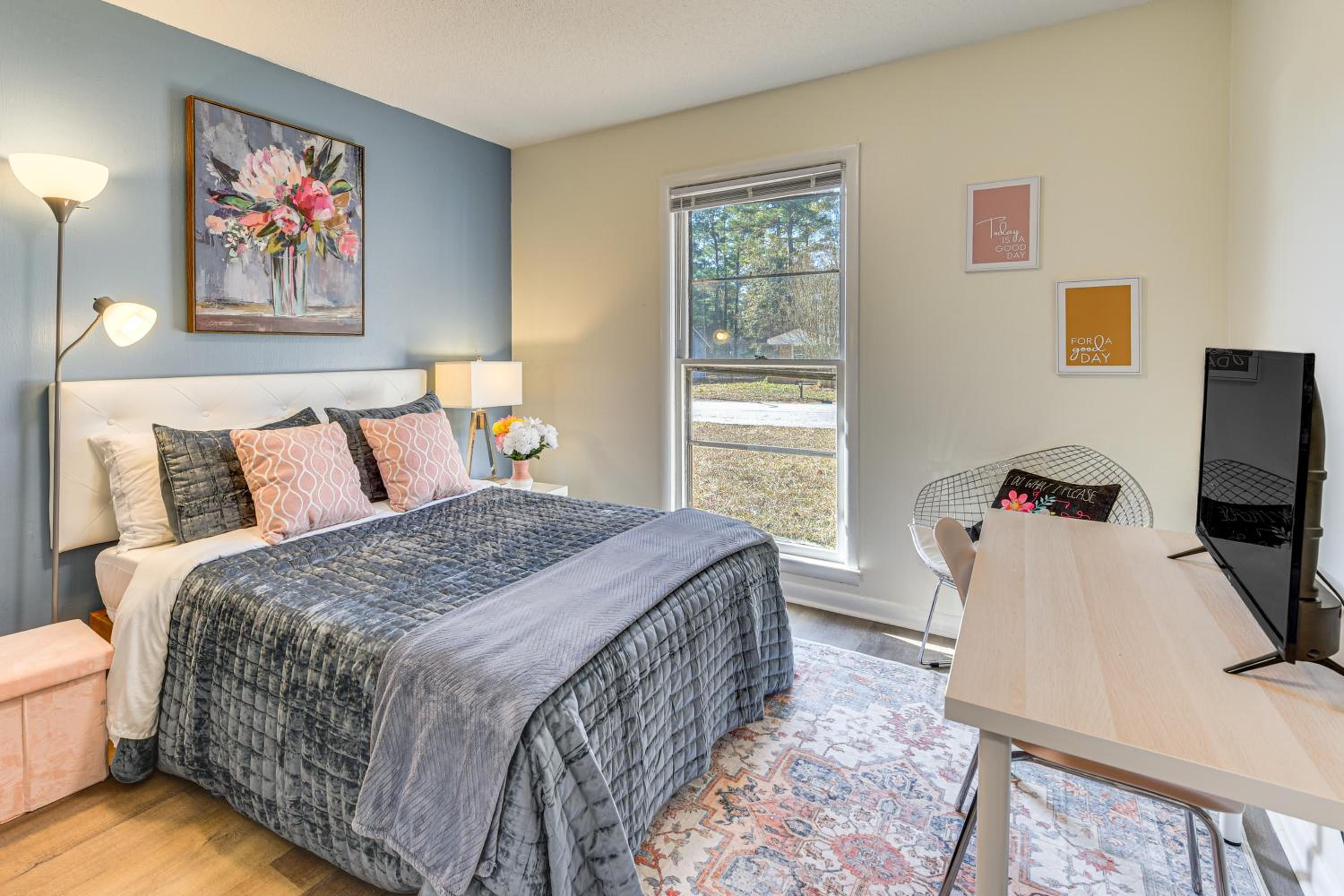 Quiet and Modern Family Home in Spring Lake