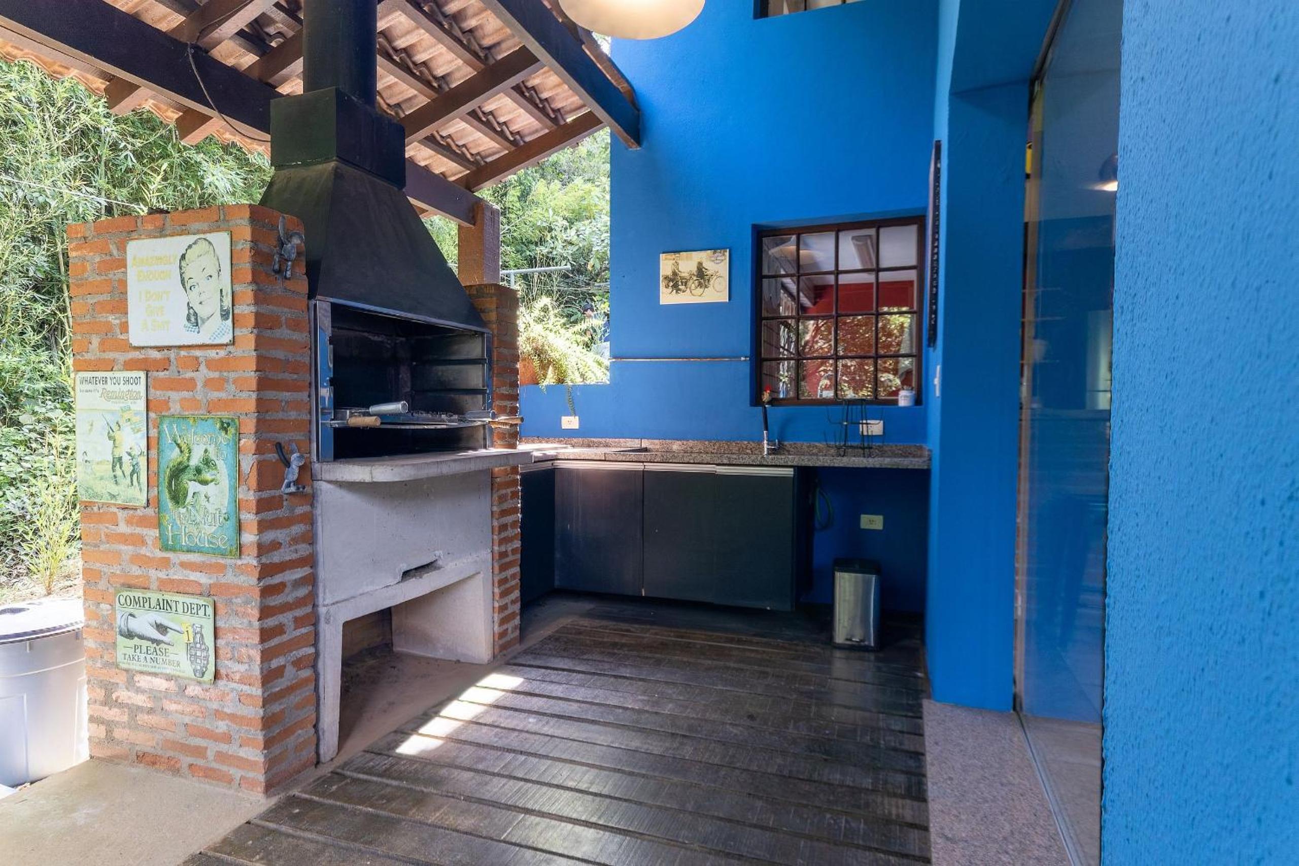 Casa espaçosa com piscina ampla e churrasqueira perto de São Paulo