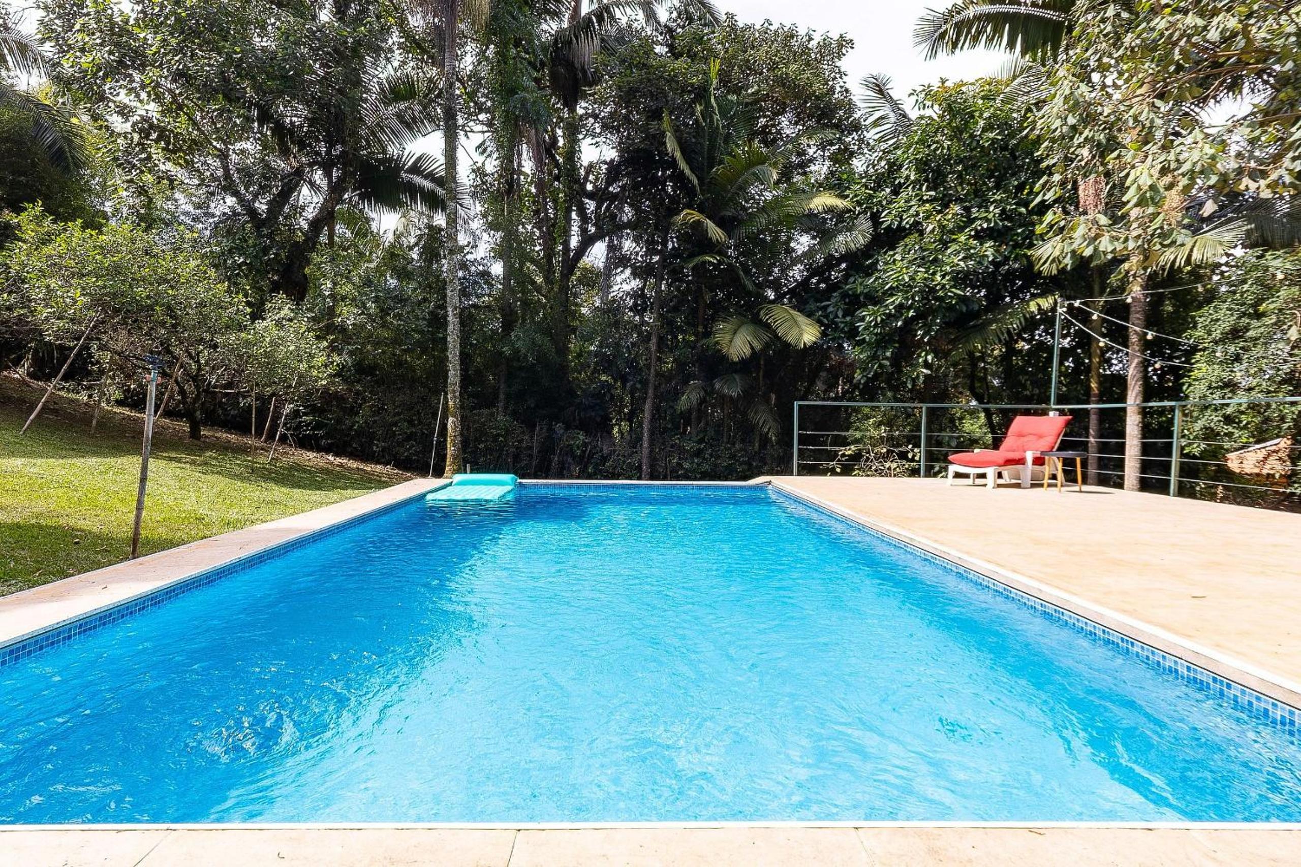 Casa espaçosa com piscina ampla e churrasqueira perto de São Paulo
