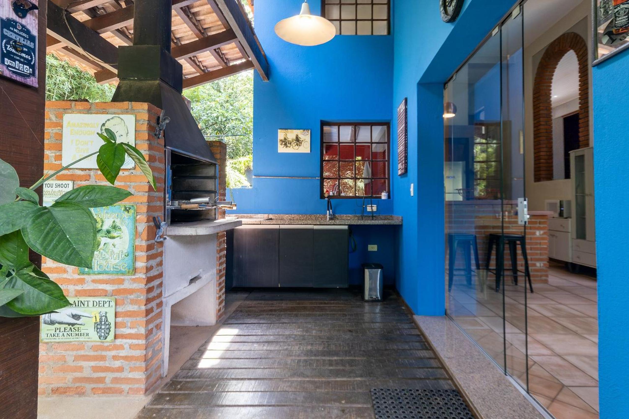 Casa espaçosa com piscina ampla e churrasqueira perto de São Paulo